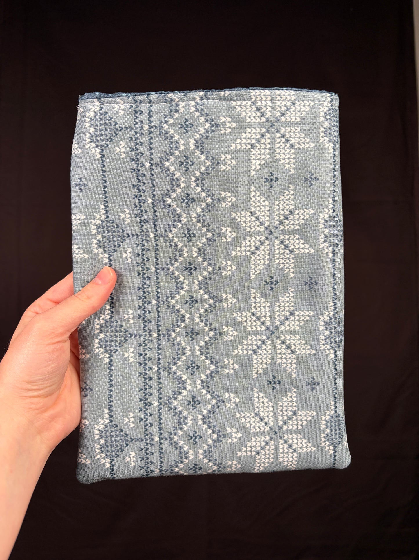 Icicle Medium Book Sleeve *limited-edition*