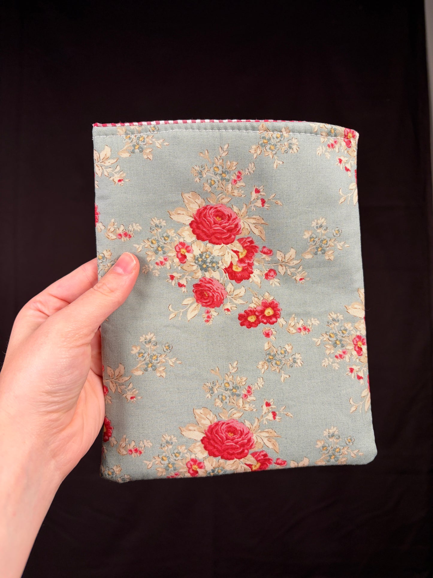 Red Berry Stem Kindle Sleeve *limited-edition*