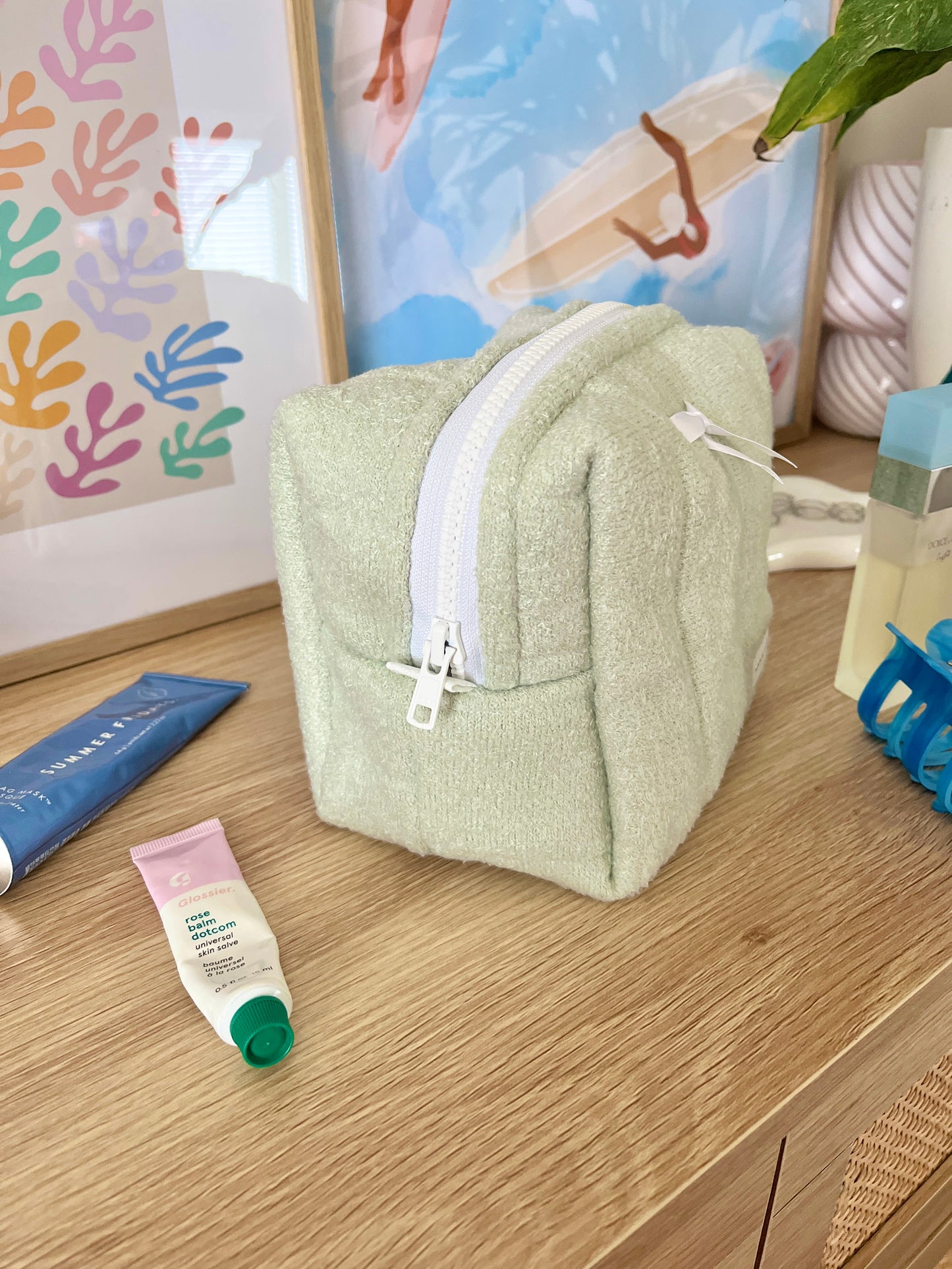 The Soft Green with White Bow Makeup Bag (Limited-Edition)