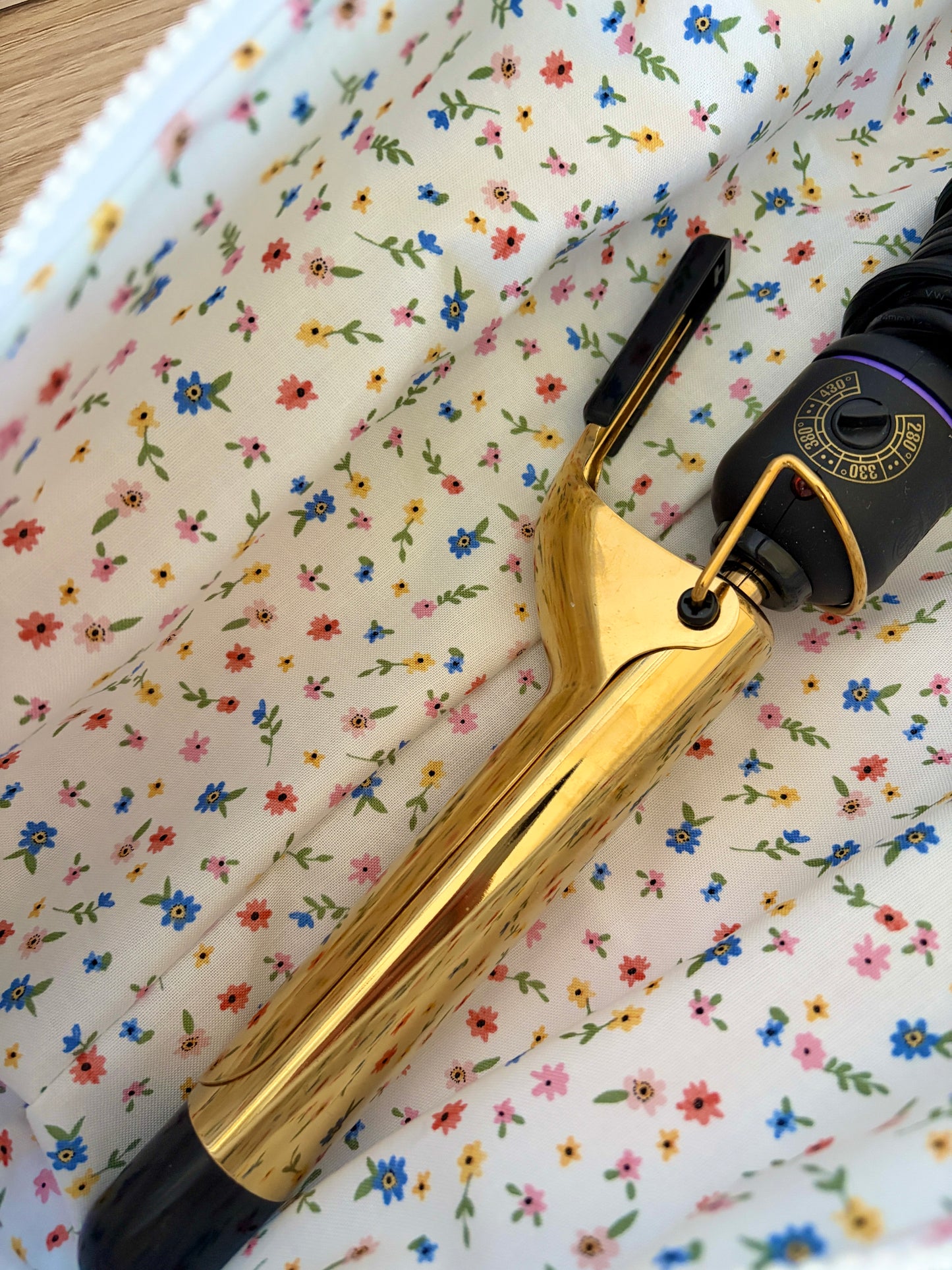 Colorful Picnic Medium Hair Tools Bag