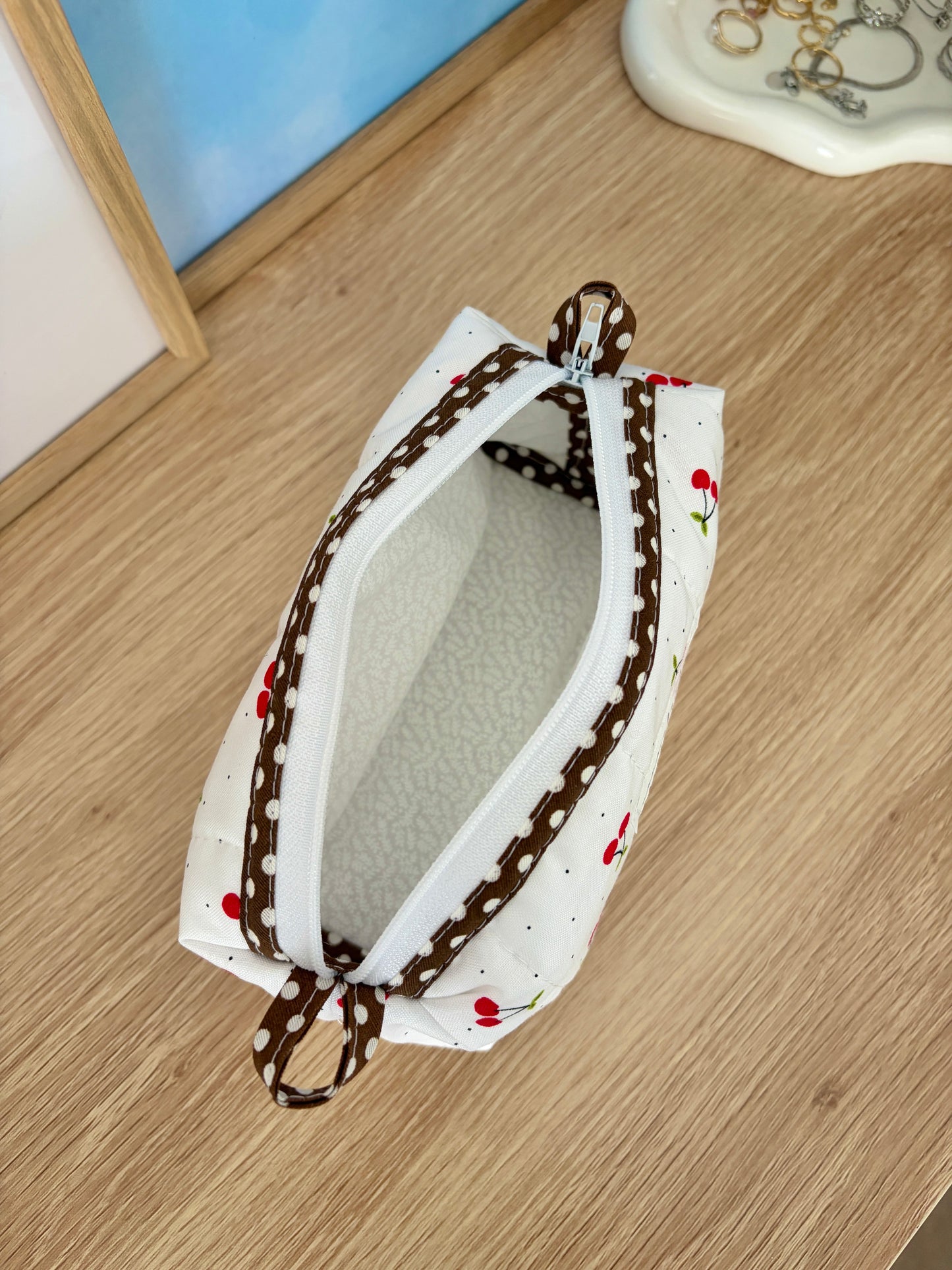 Cherry Red Colorblock Bag - Brown/White