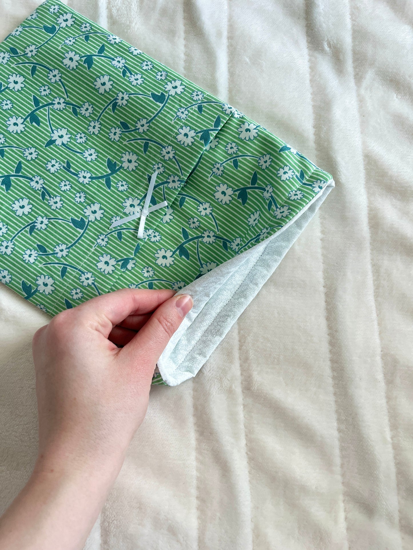 The Ivy Medium Book Sleeves