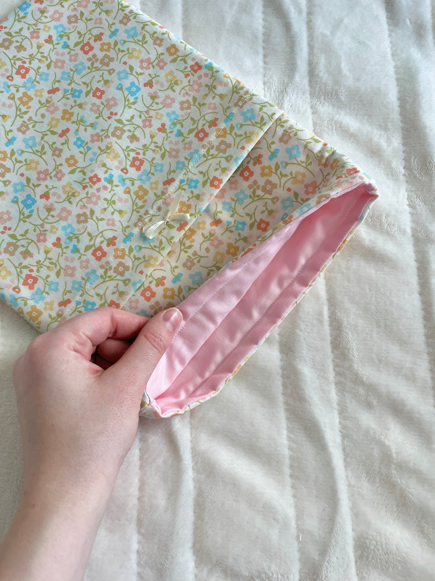 The Hailey Large Book Sleeve with yellow bow