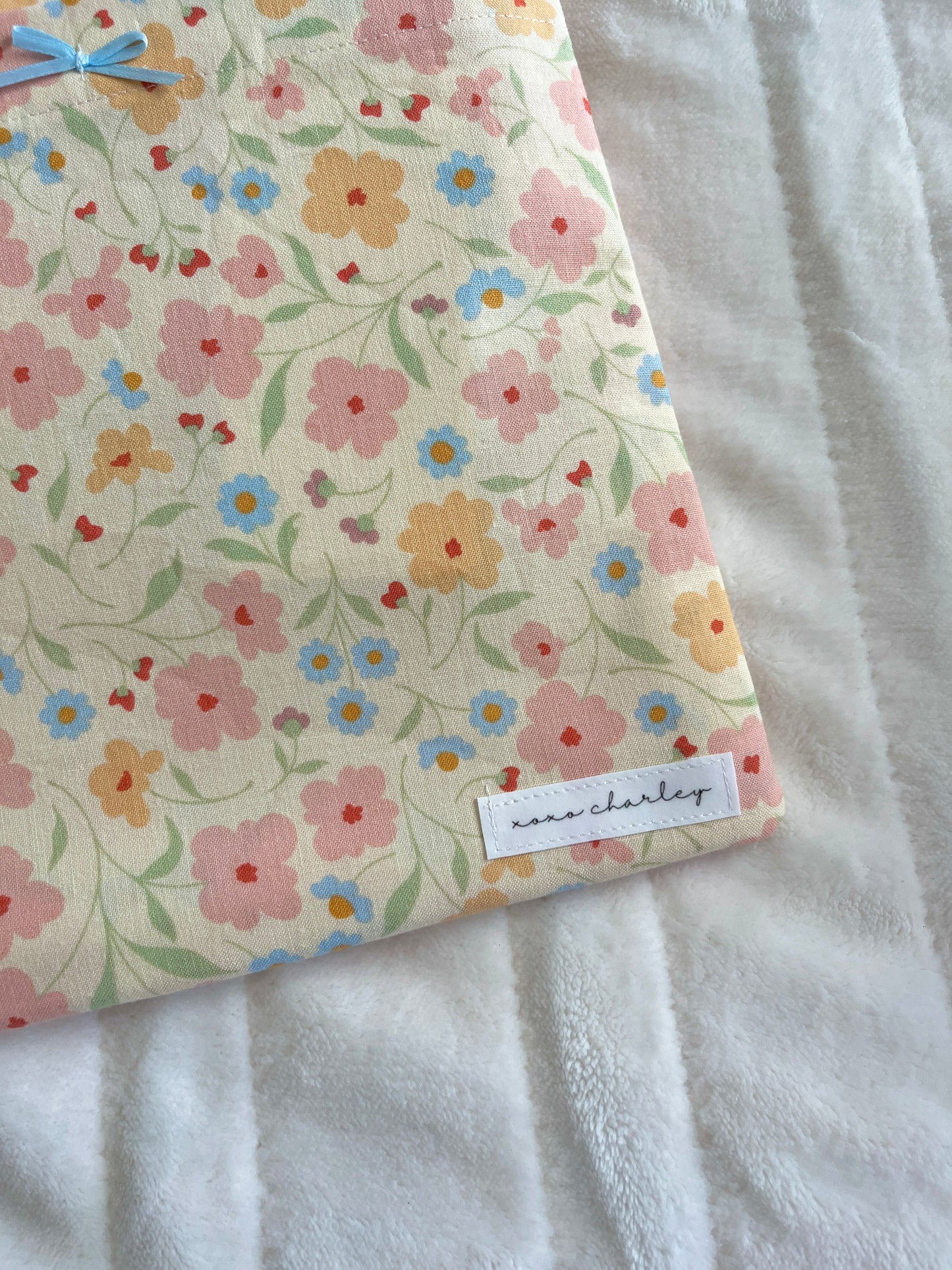The Summer Large Book Sleeve with blue bow