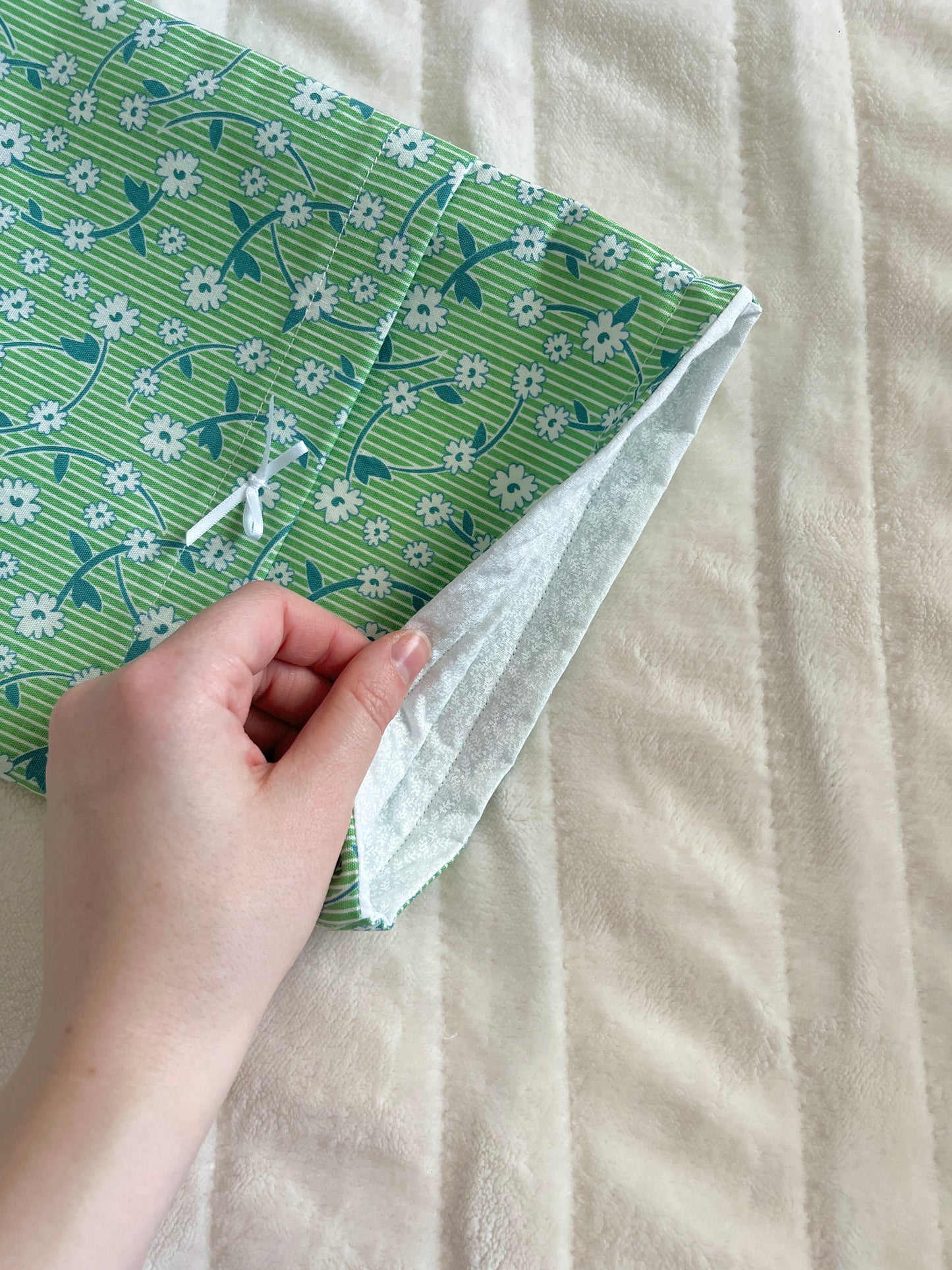 The Ivy Large Book Sleeves