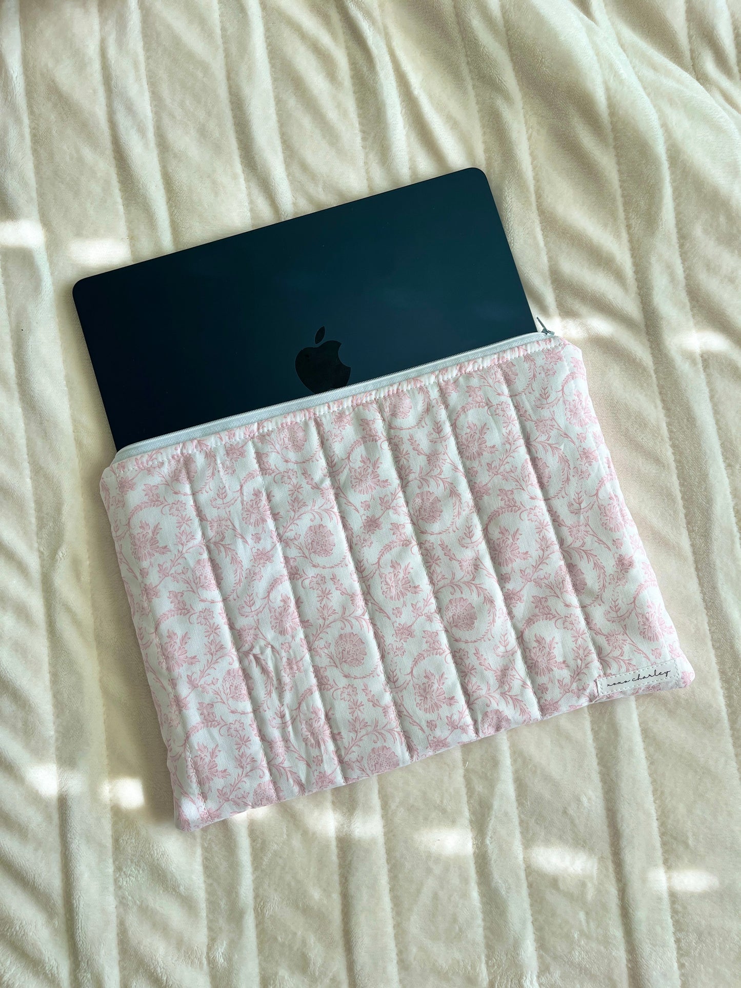 The Vintage Pink Laptop & Tablet Sleeve