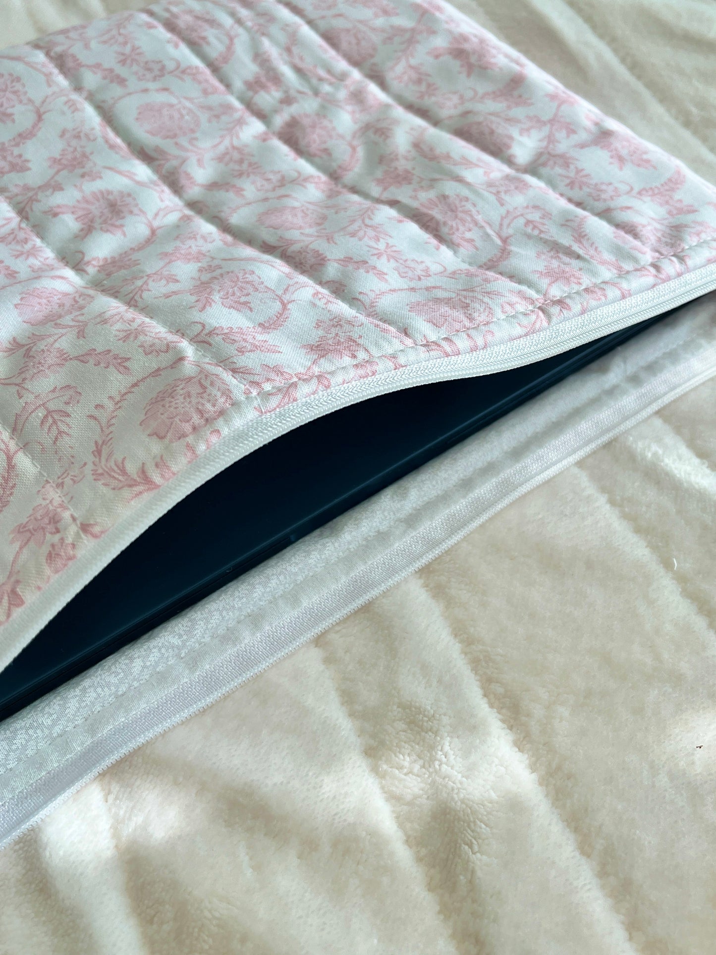 The Vintage Pink Laptop & Tablet Sleeve