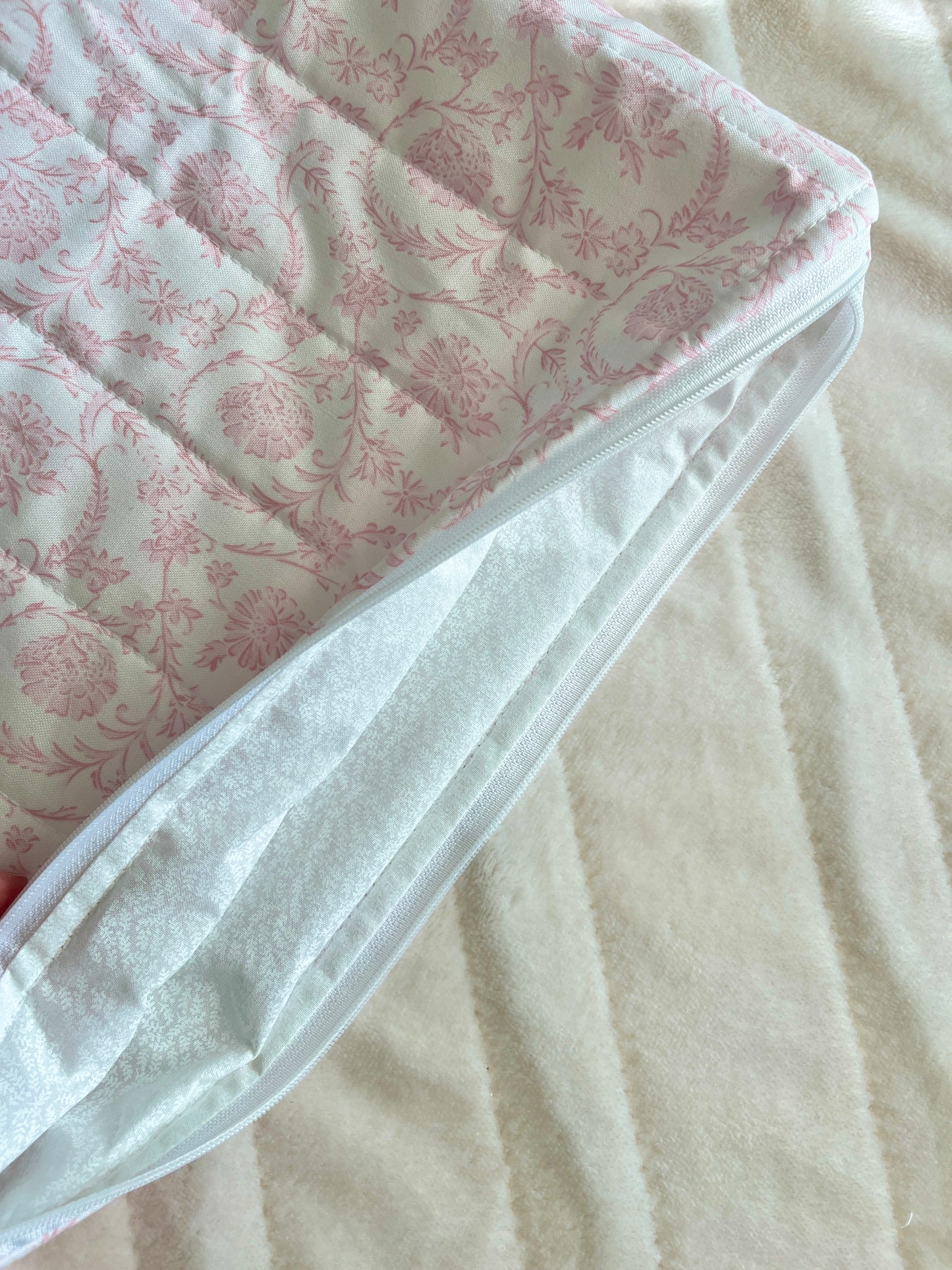 The Vintage Pink Laptop & Tablet Sleeve