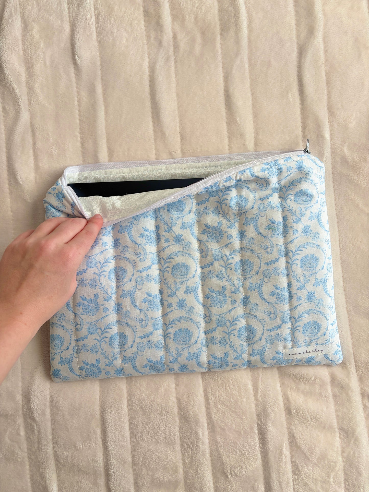 Vintage Blue Laptop & Tablet Sleeve