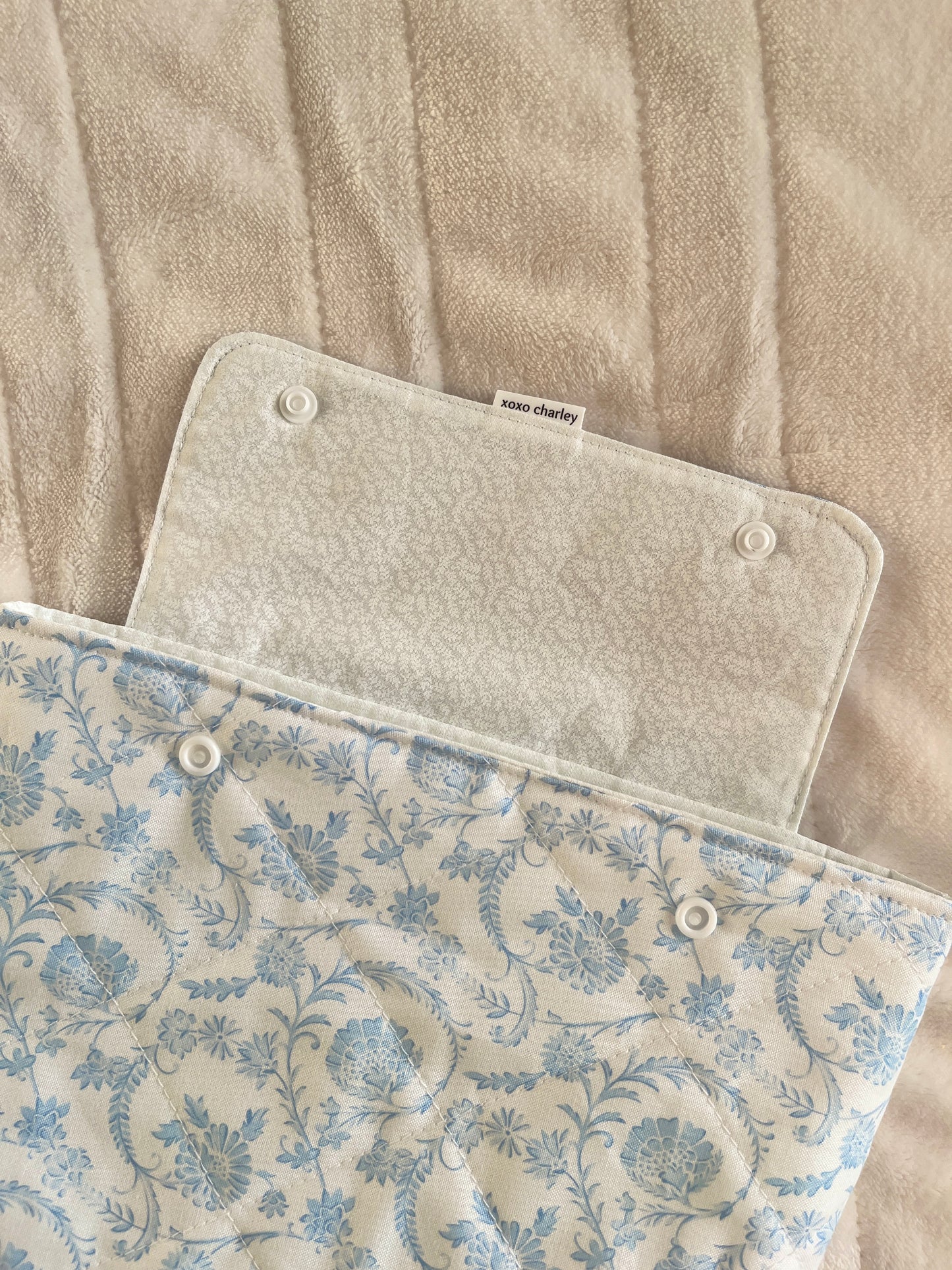 The Medium Vintage Blue Bible Sleeve * Limited-Edition *