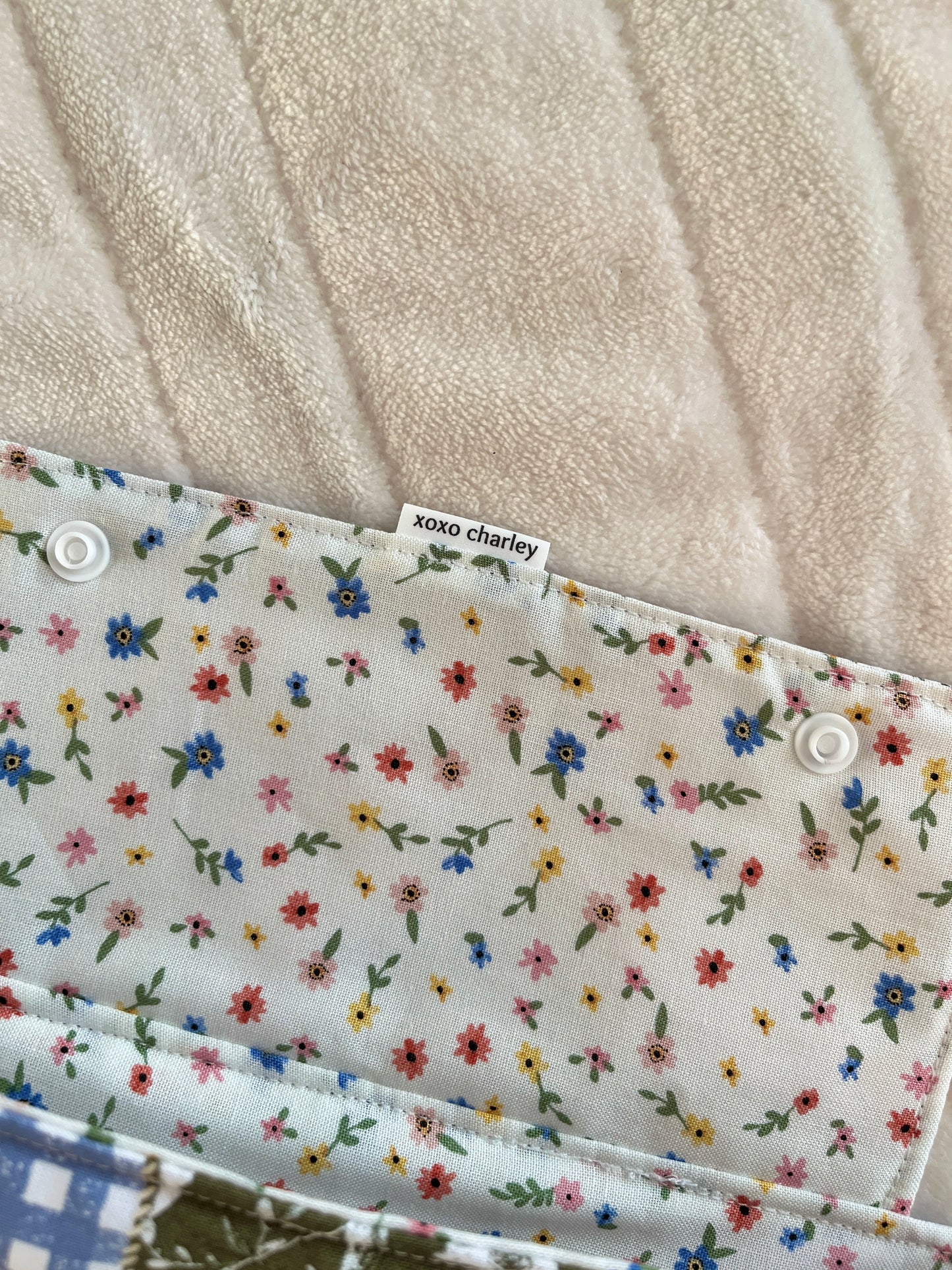 The Medium Colorful Picnic Bible Sleeve * Limited-Edition *