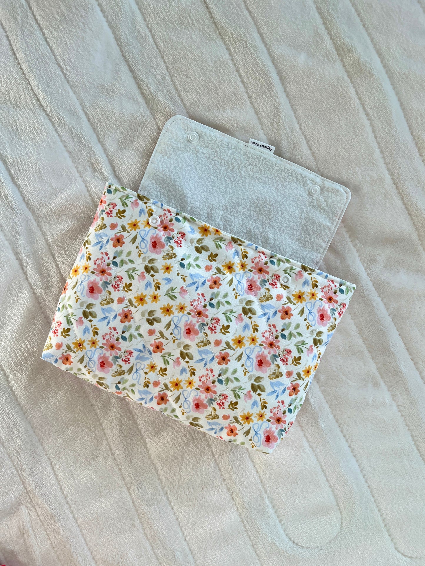 The Medium Bright Floral Bible Sleeve * Limited-Edition *