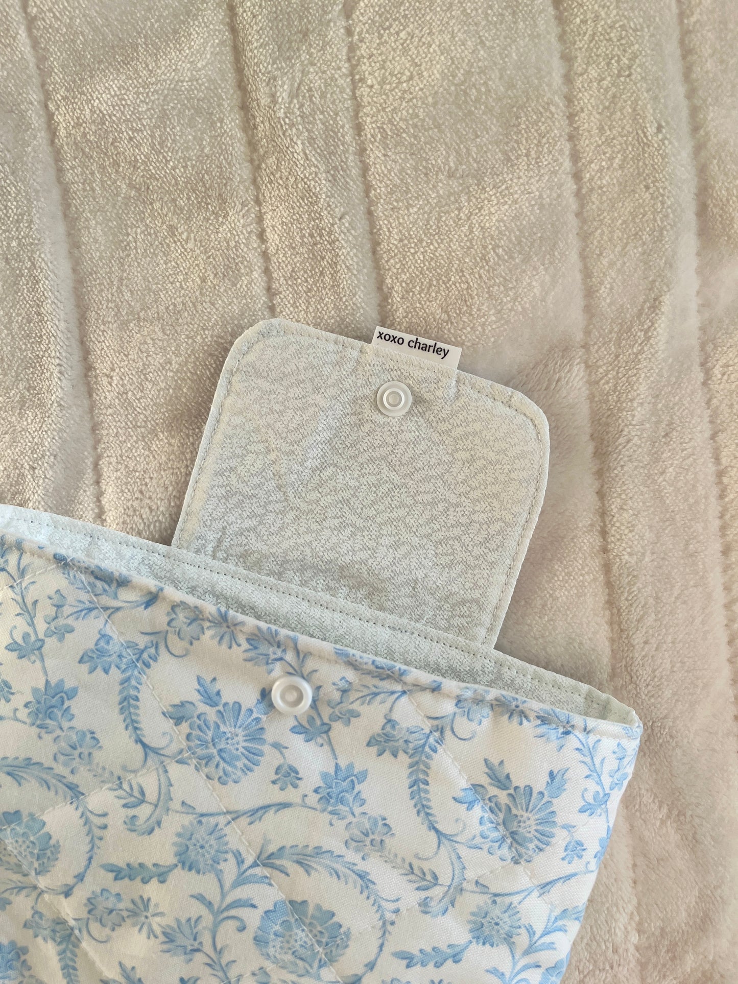 The Small Vintage Blue Bible Sleeve * Limited-Edition *