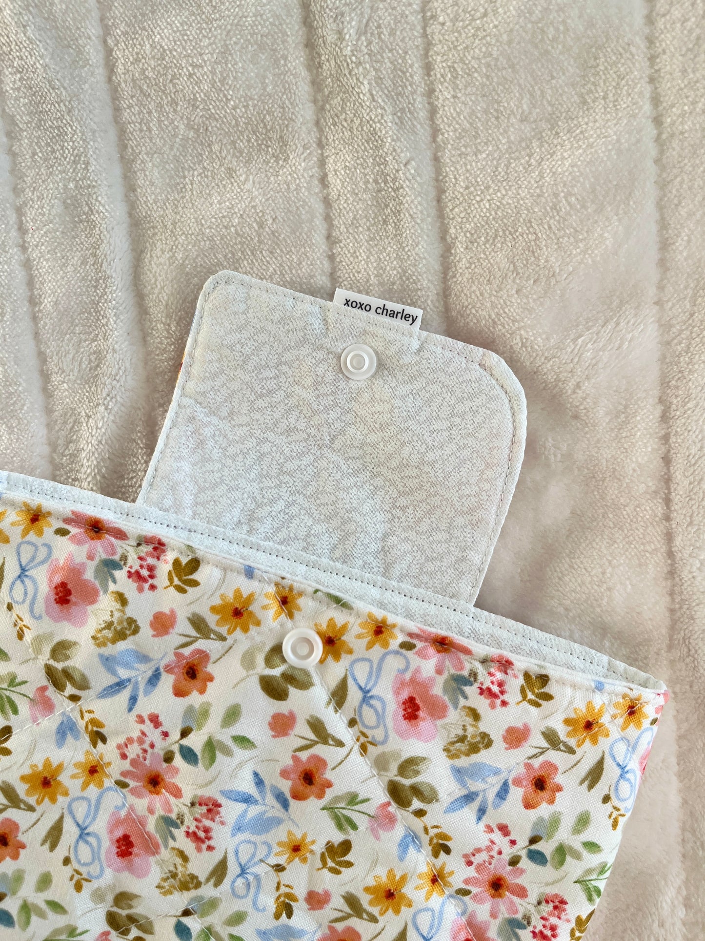 The Small Bright Floral Bible Sleeve * Limited-Edition *