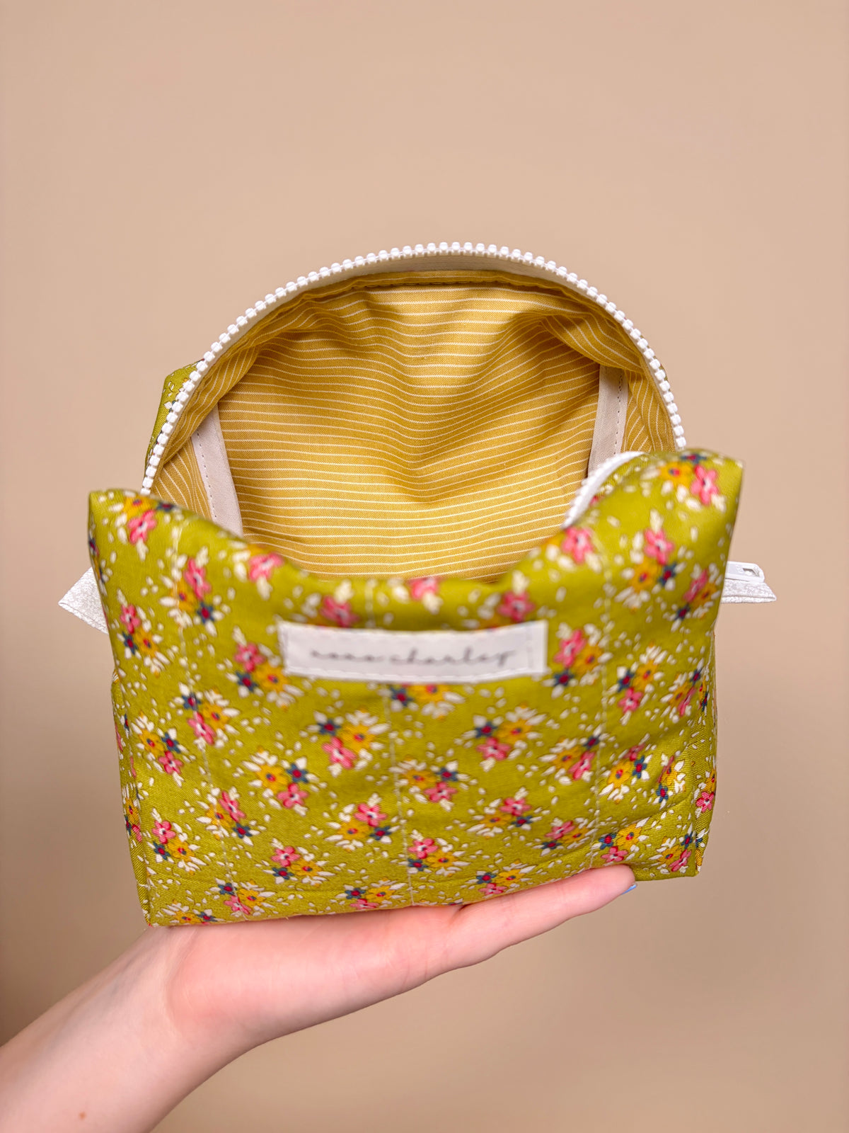 Golden Fields Medium Makeup Bag *limited-edition*
