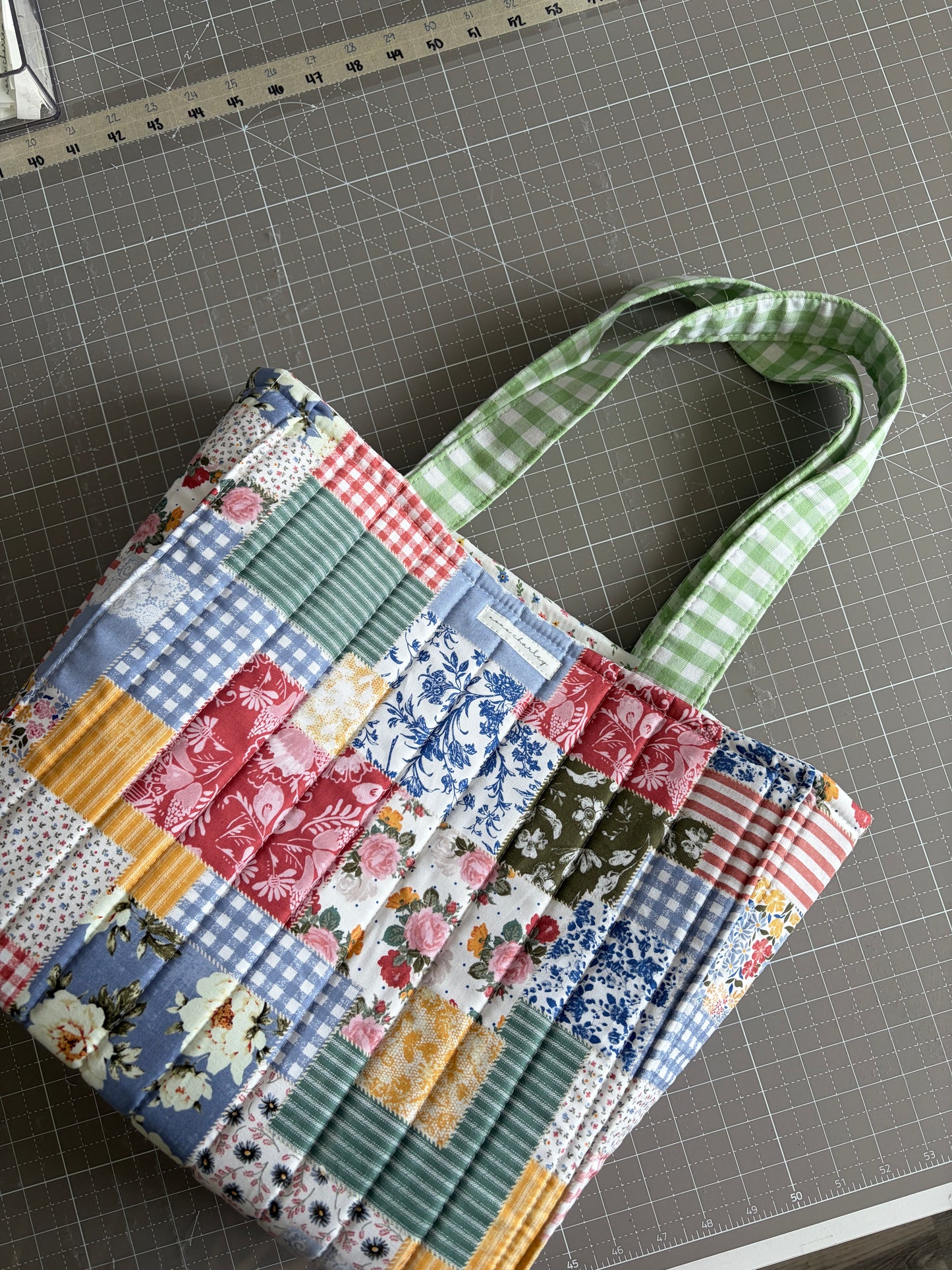 Colorful Picnic Signature Tote Bag *limited-edition*