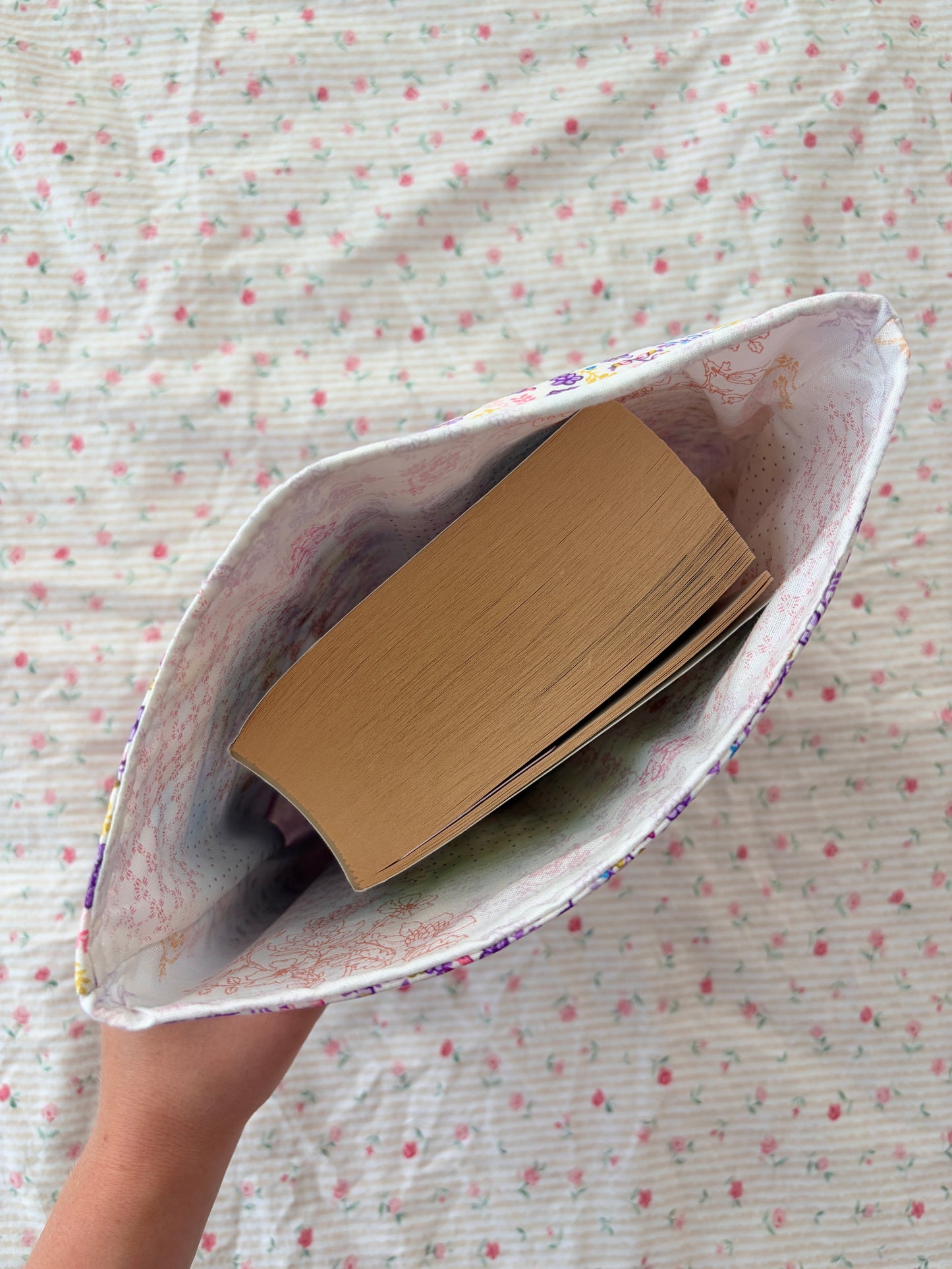 Ditsy Picnic Purple Bible Sleeve