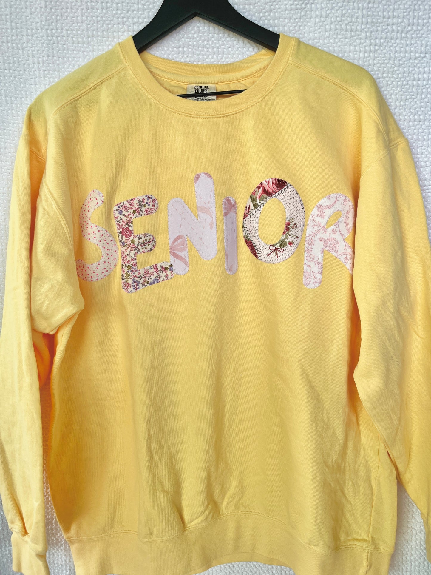 "Senior" Crewneck Sweatshirt (Size L)