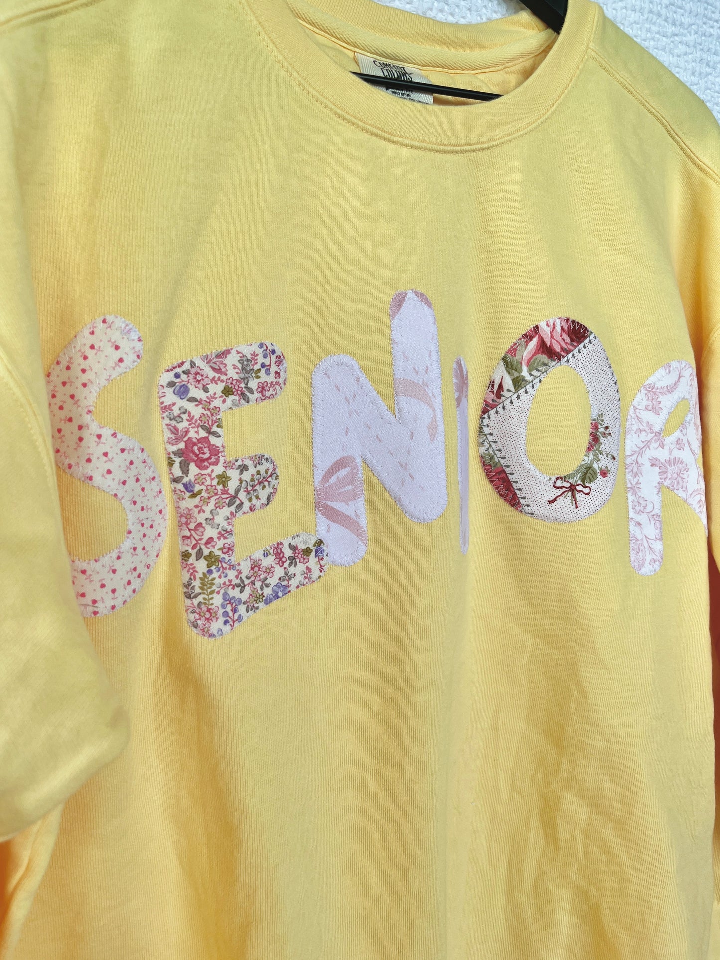 "Senior" Crewneck Sweatshirt (Size L)