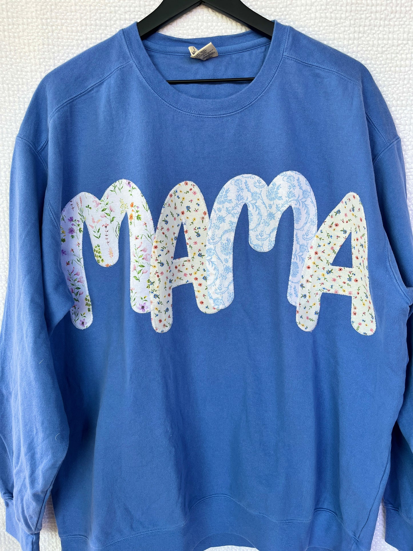 "Mama" Crewneck Sweatshirt (Size XL)
