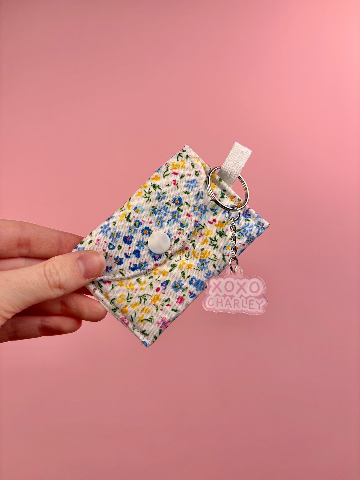Mini Pastel Floral Earbuds Case