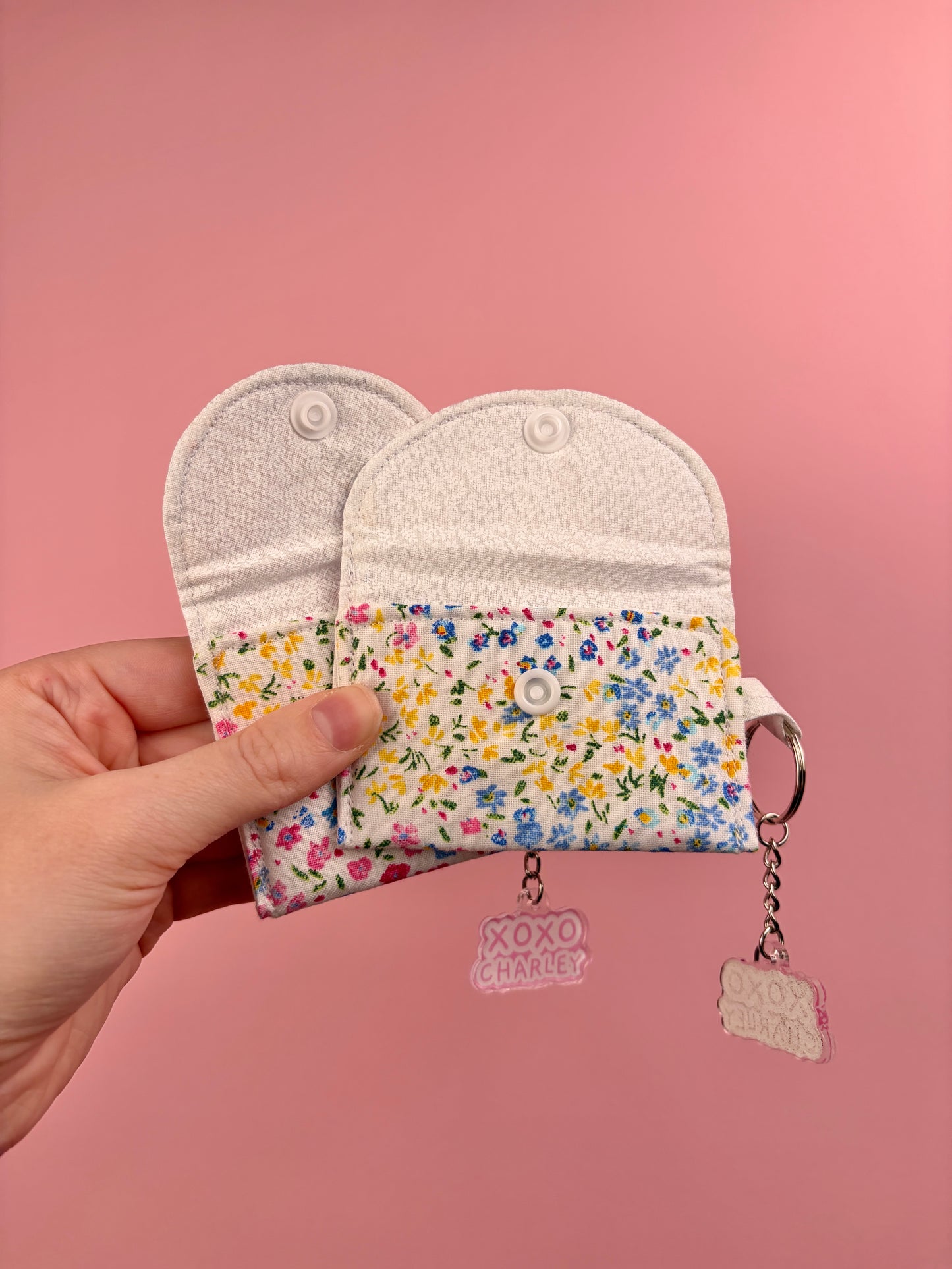 Mini Pastel Floral Earbuds Case