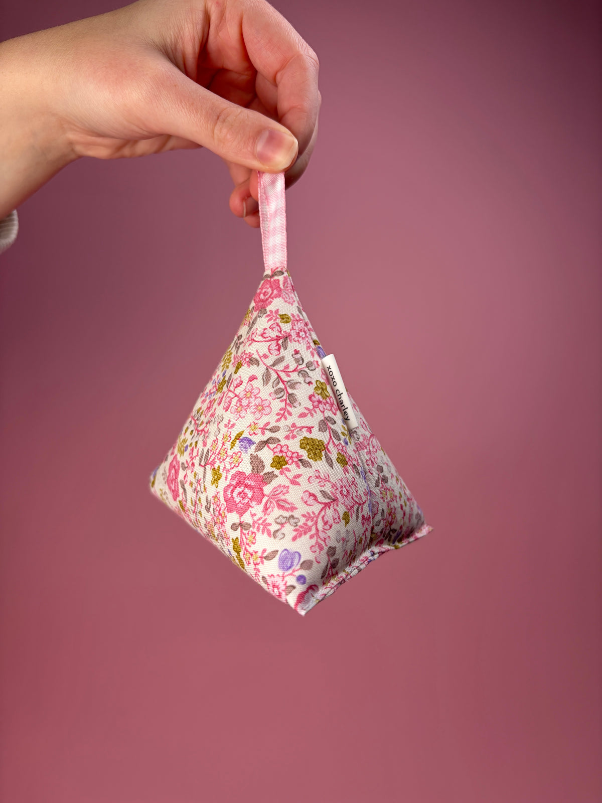 Ditsy Picnic Pink Pattern Weight