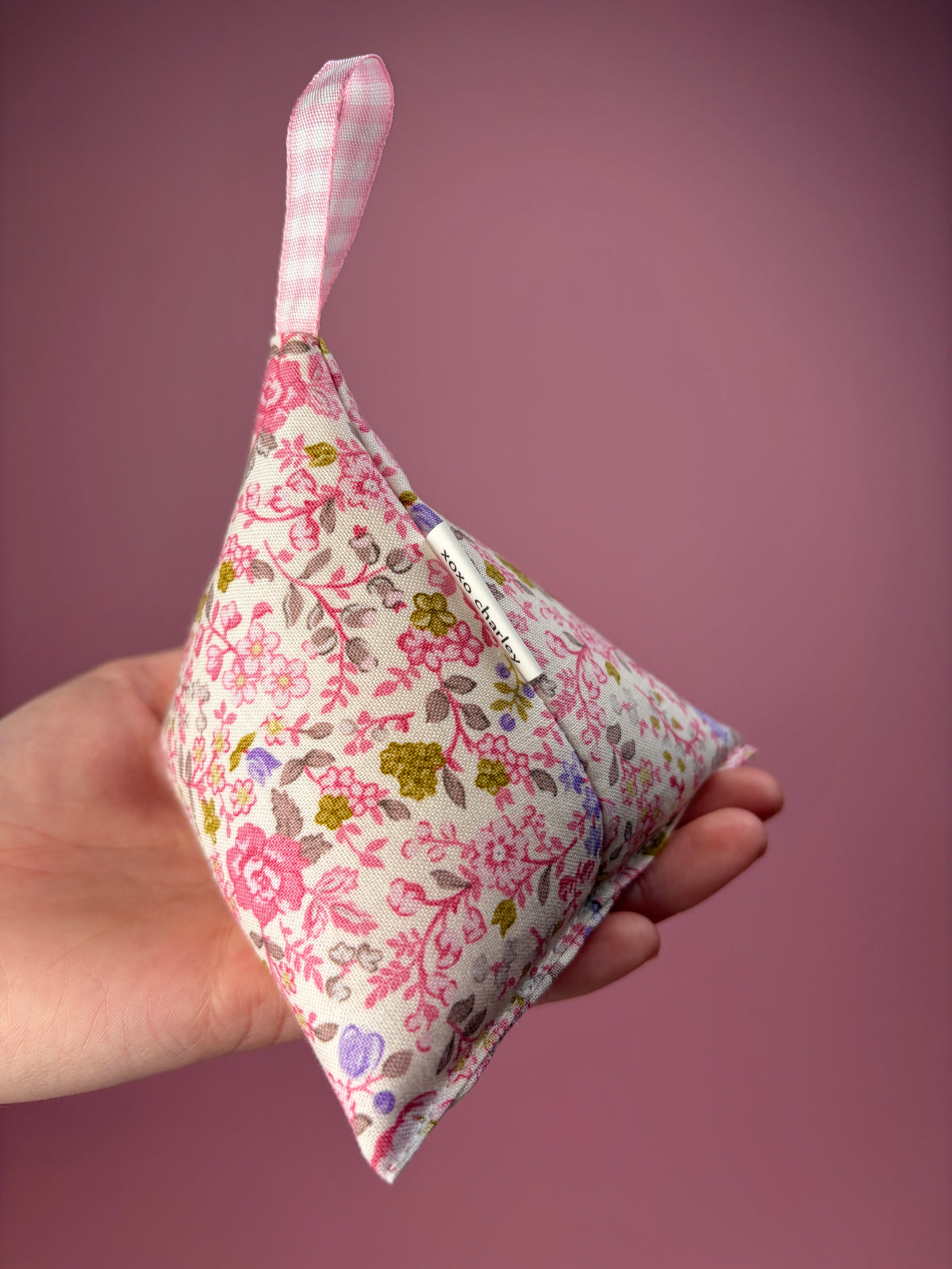 Ditsy Picnic Pink Pattern Weight