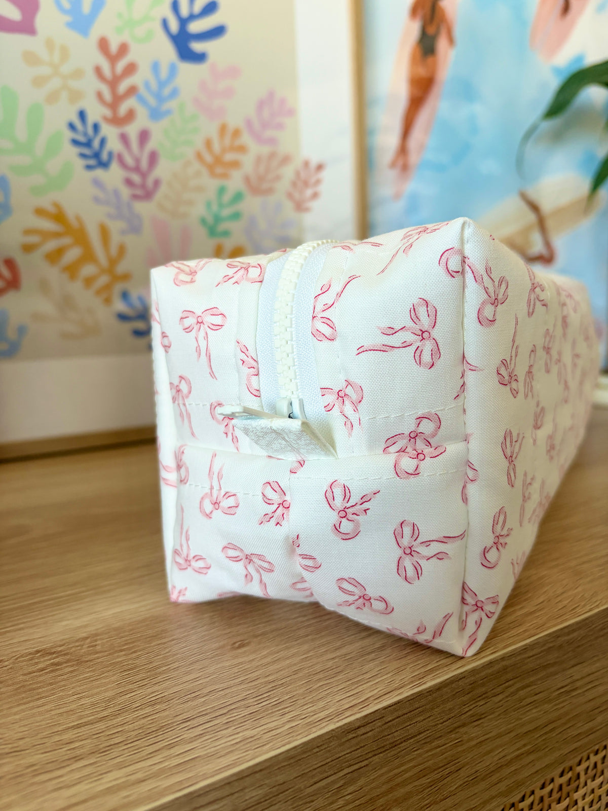 Pink bow print hair tools bag, rounded box shape with zipper top