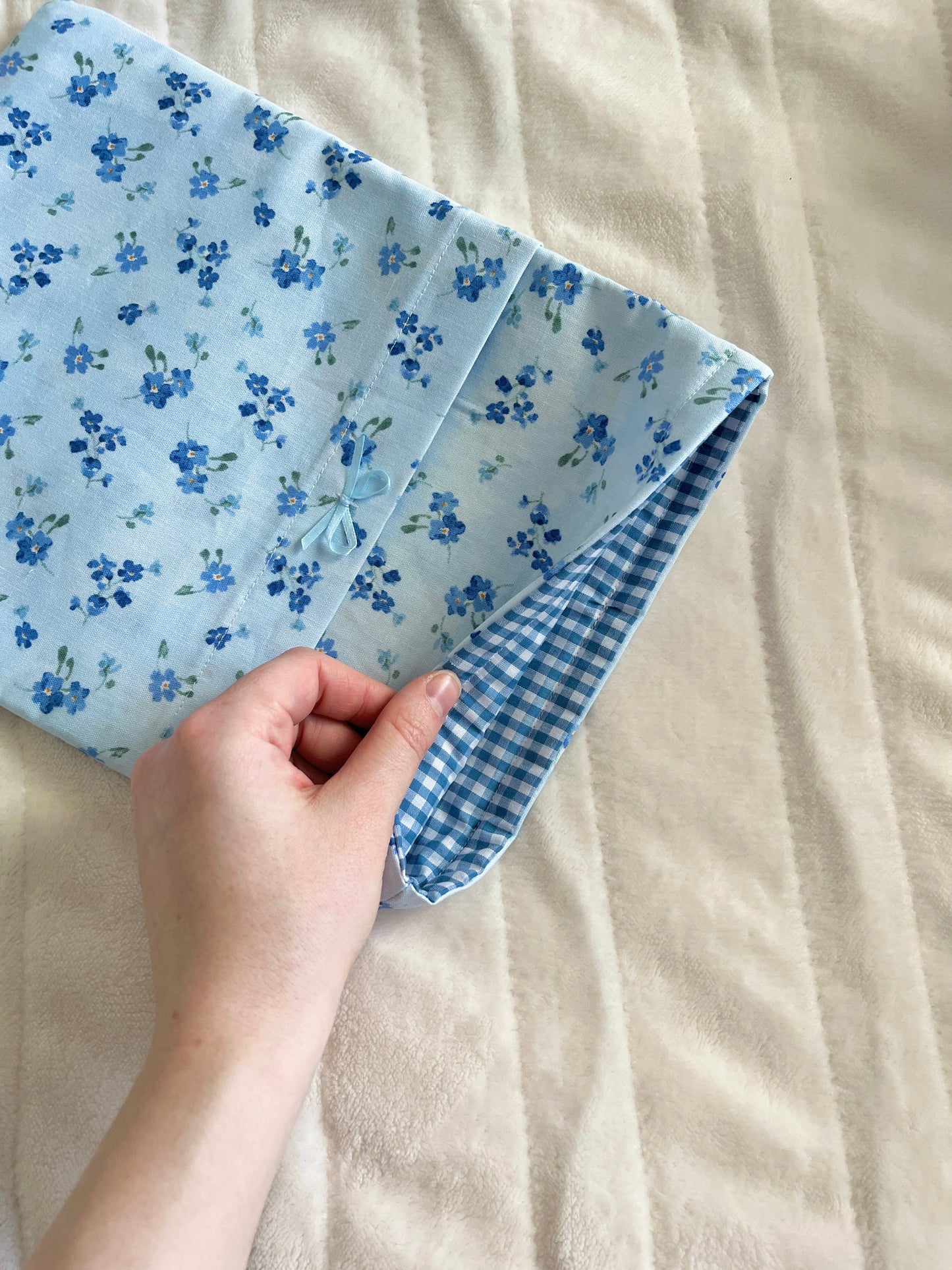 The Evelyn Large Book Sleeves