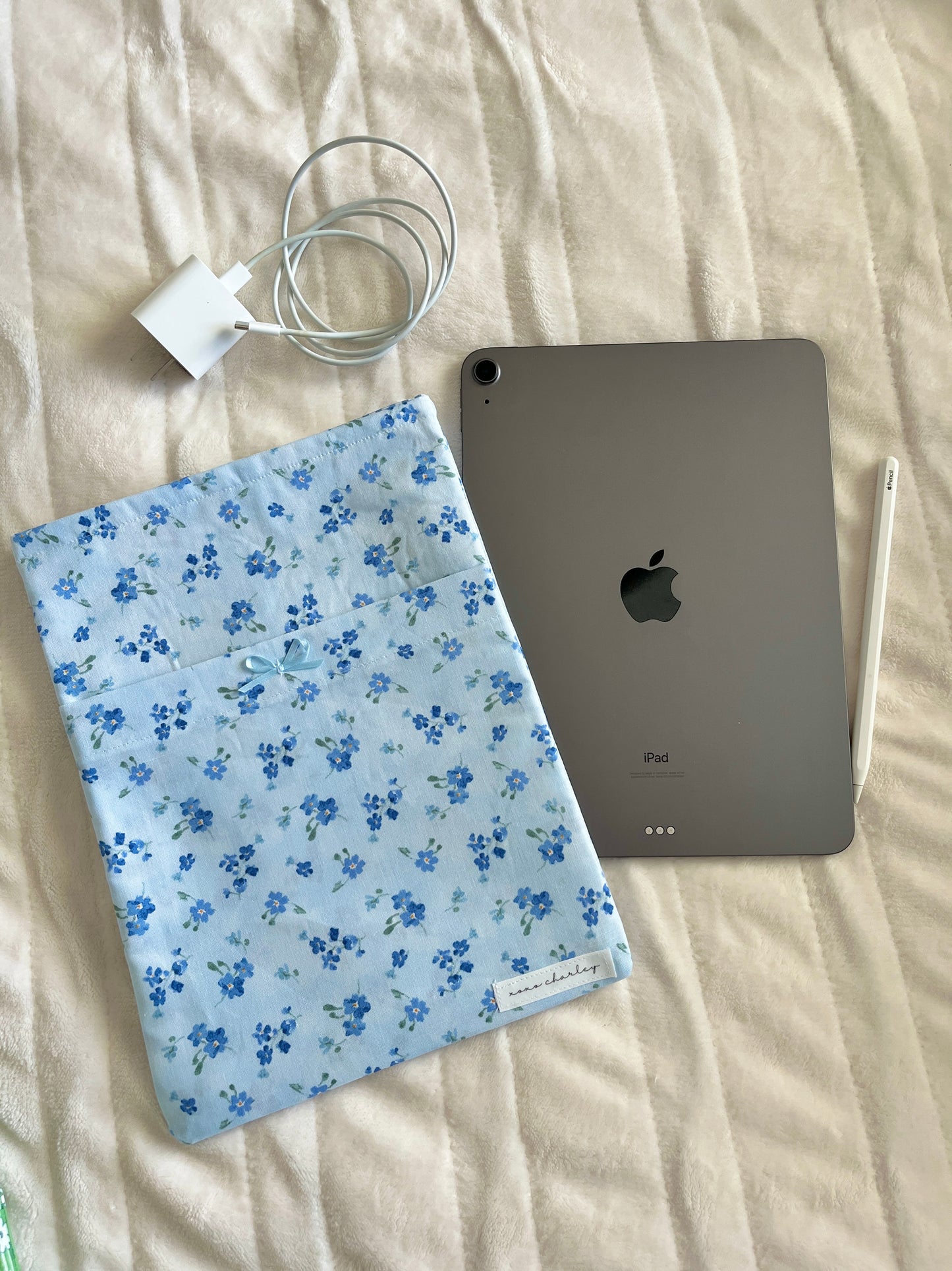 The Evelyn Large Book Sleeves