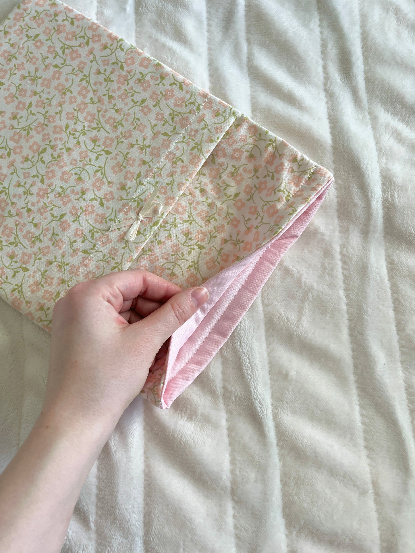 The Paisley Large Book Sleeves