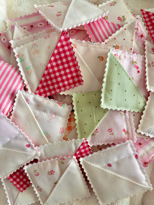 The Monthly Make 02 Mystery Fabric Corner Bookmark *limited-edition*