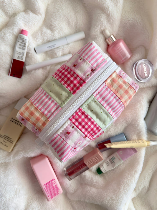 Sweet Signature Medium Makeup Bag *limited-edition*