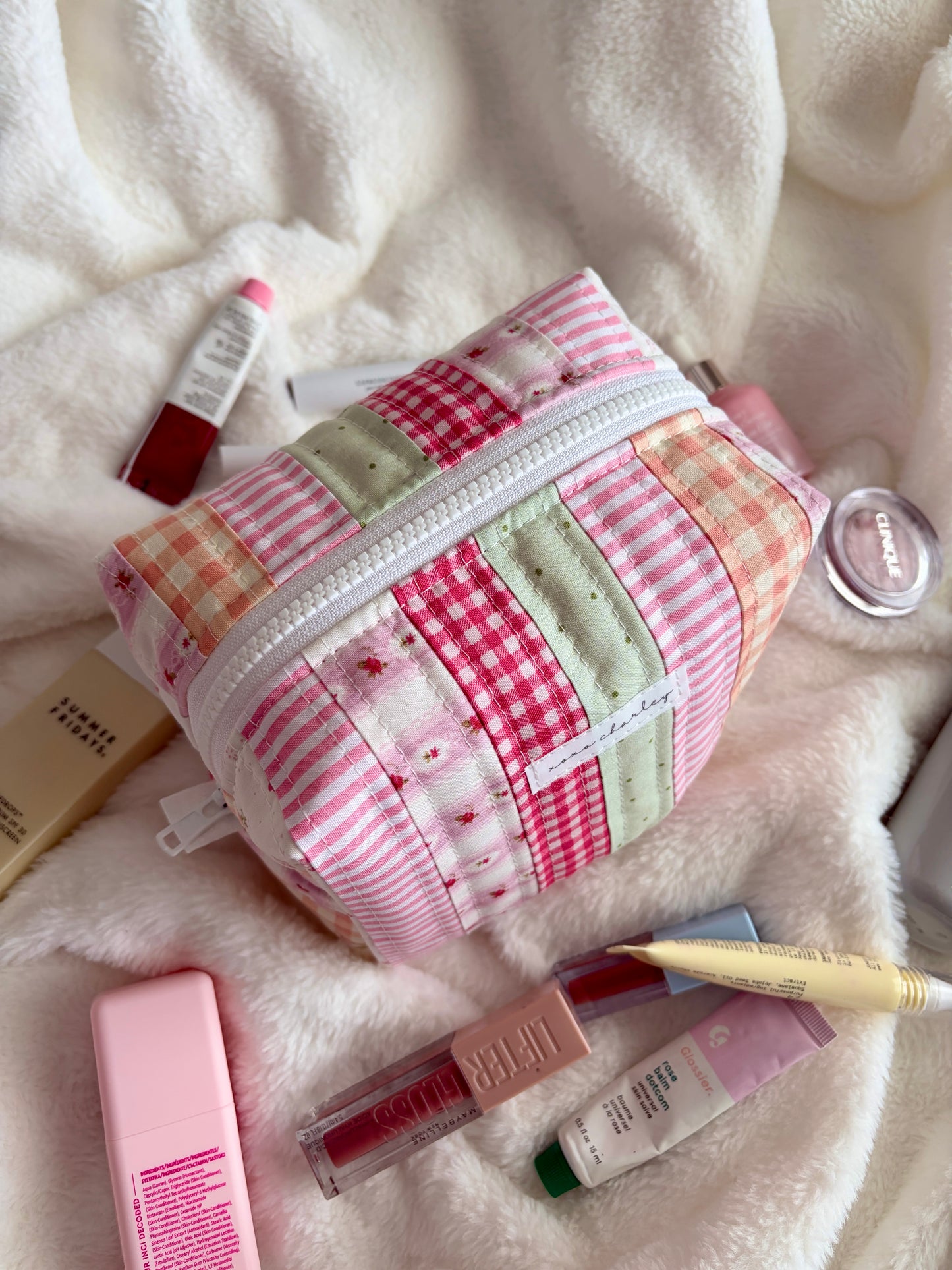 Sweet Signature Medium Makeup Bag *limited-edition*