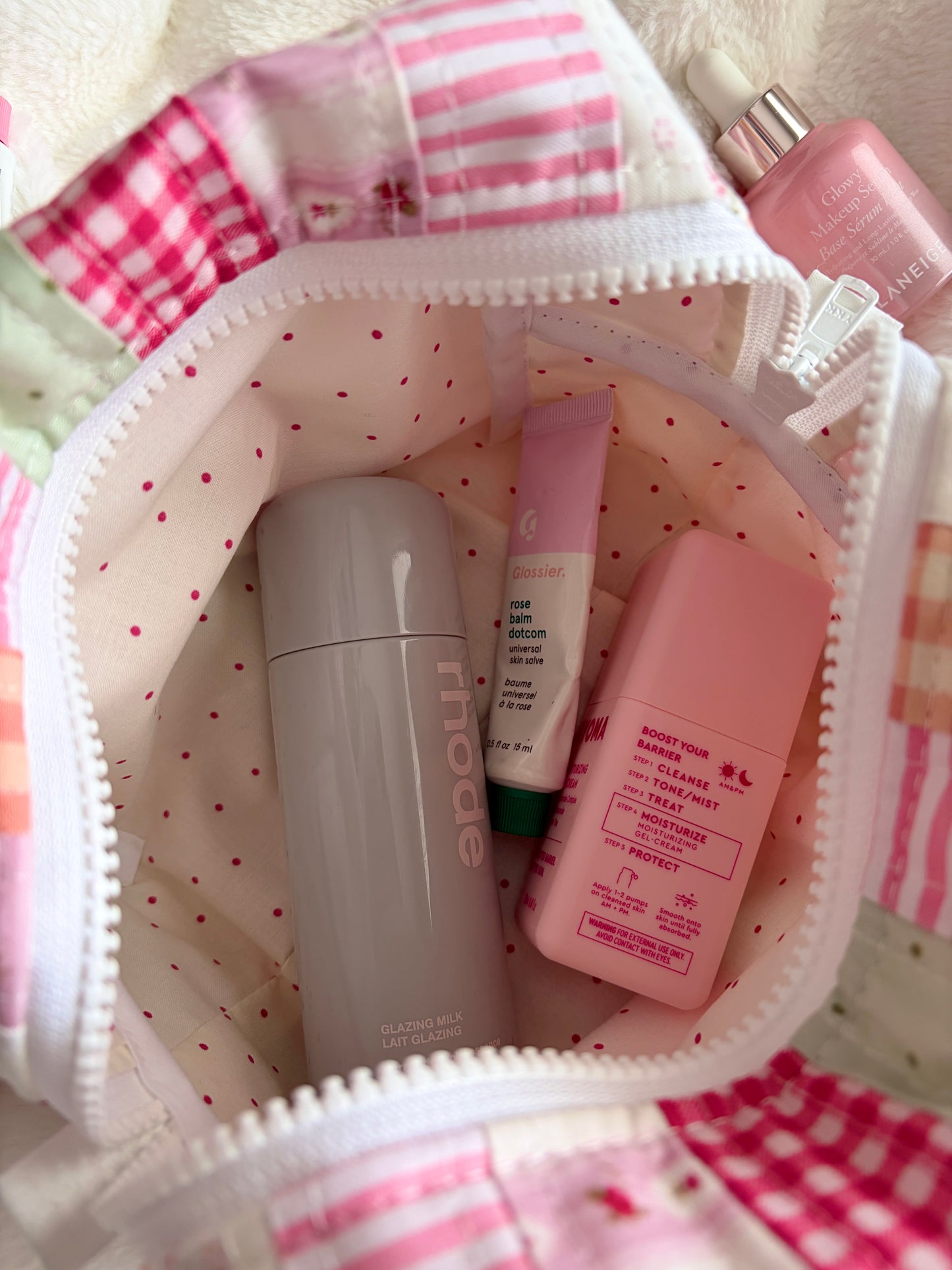 Sweet Signature Medium Makeup Bag *limited-edition*