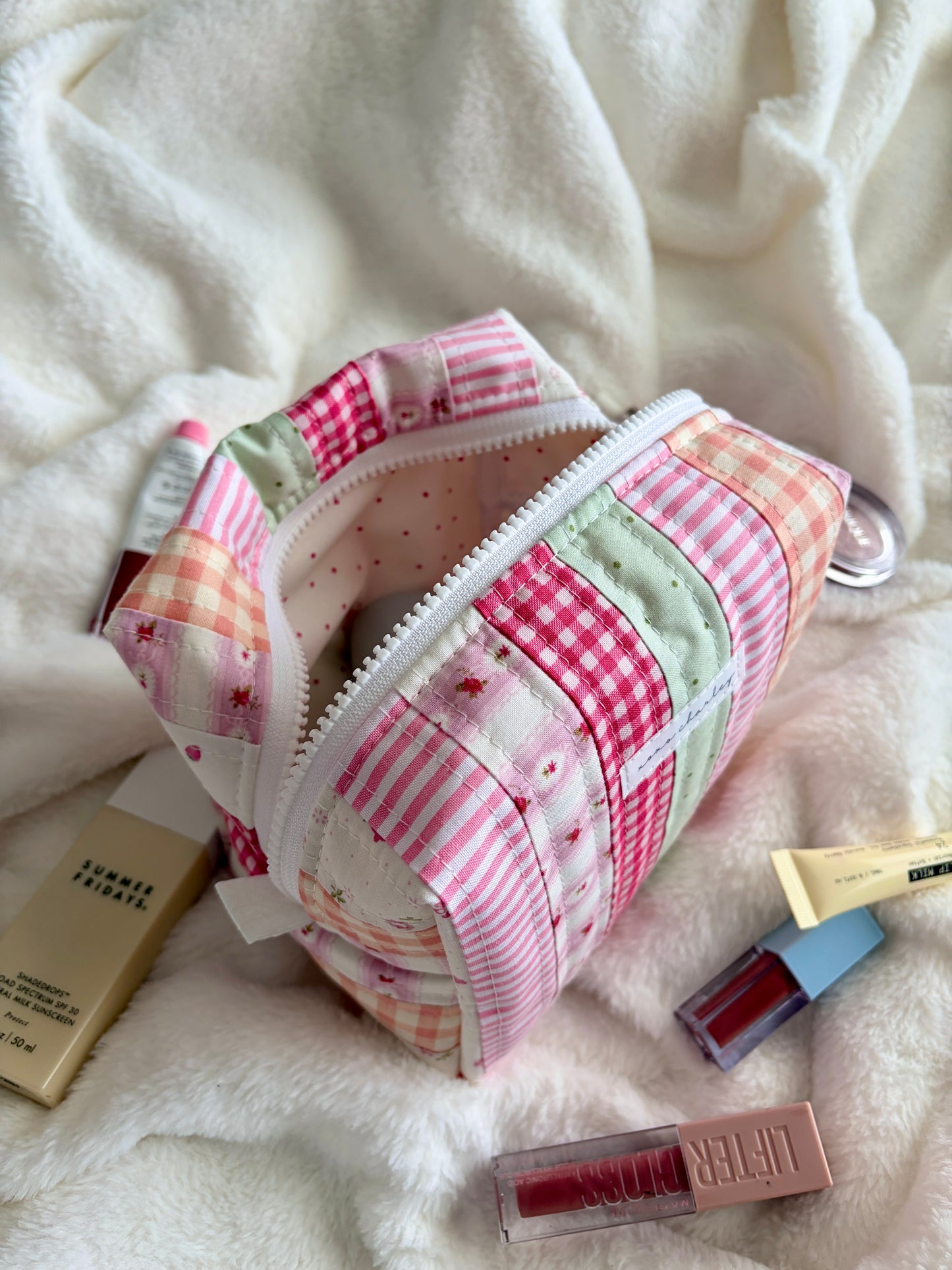 Sweet Signature Medium Makeup Bag *limited-edition*