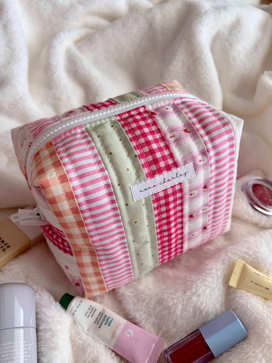 Sweetheart Medium Makeup Bag *limited-edition*
