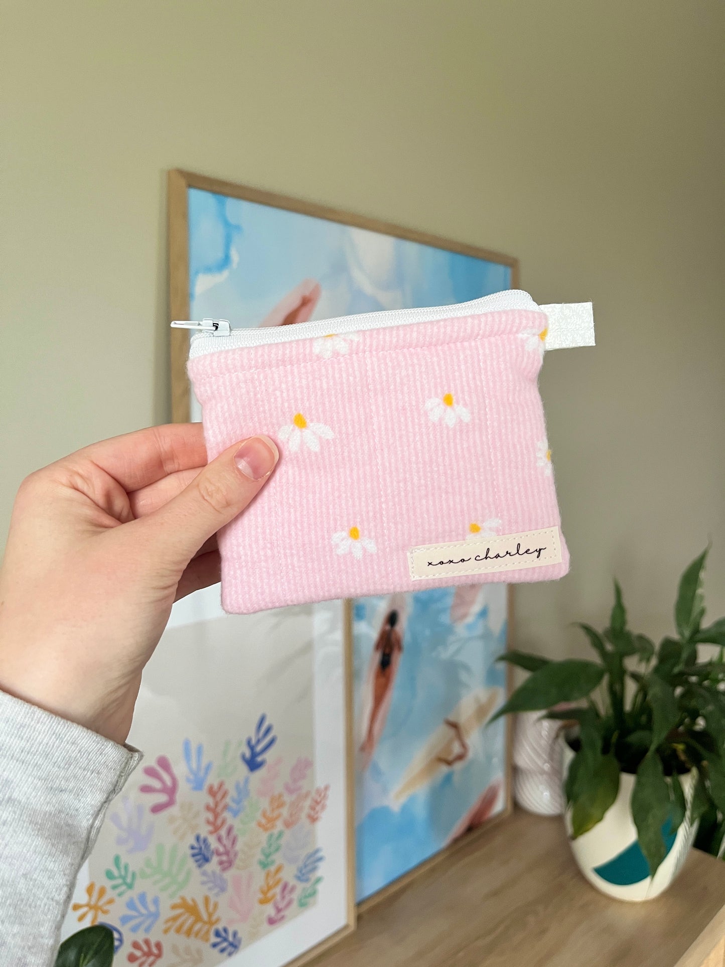 The Daisies on Pink Keychain Wallet