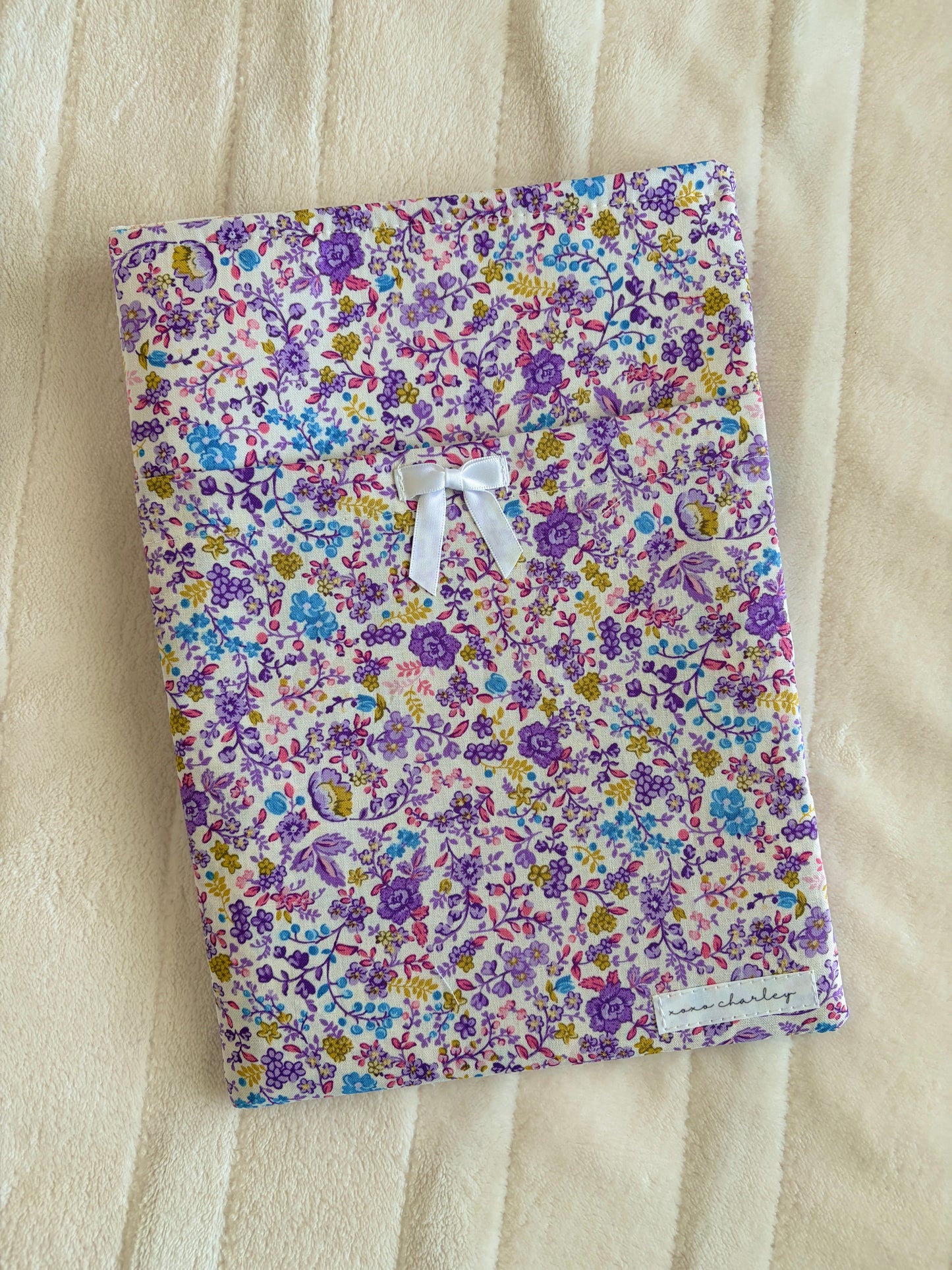 Ditsy Picnic Purple E-Reader/Book Sleeve