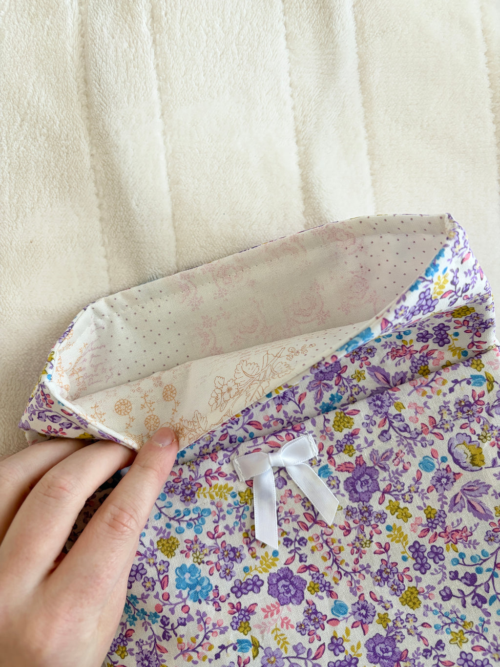 Ditsy Picnic Purple E-Reader/Book Sleeve