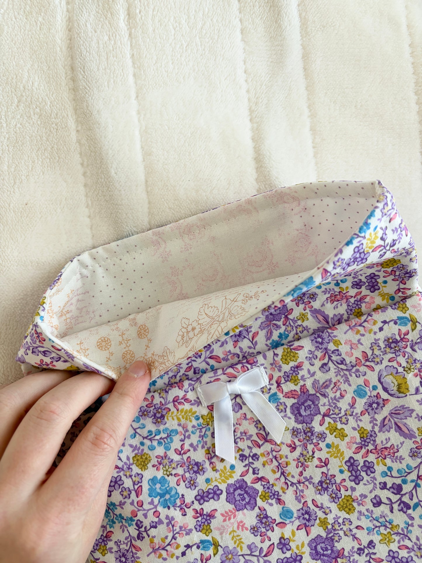 Ditsy Picnic Purple E-Reader/Book Sleeve