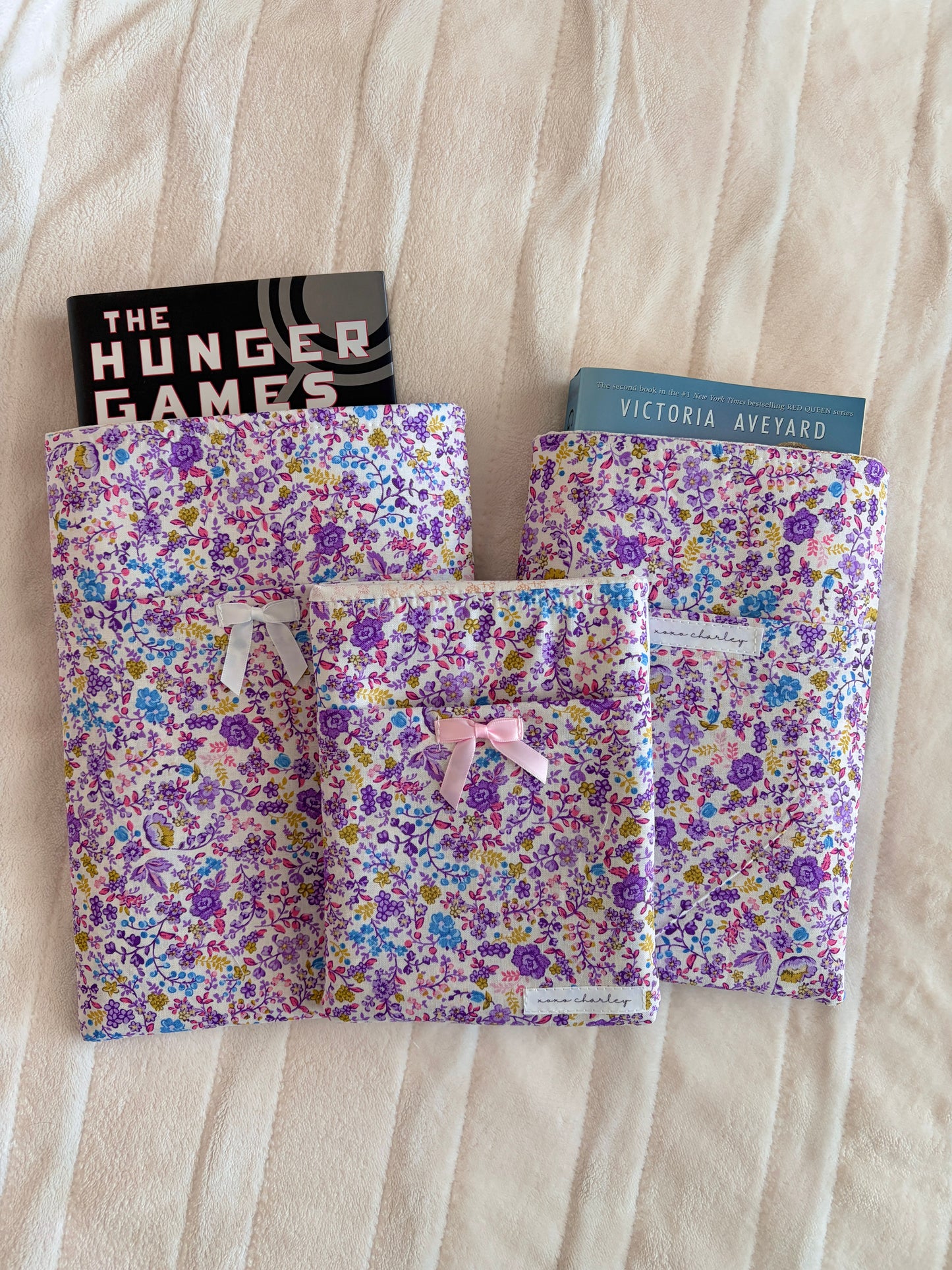 Ditsy Picnic Purple E-Reader/Book Sleeve