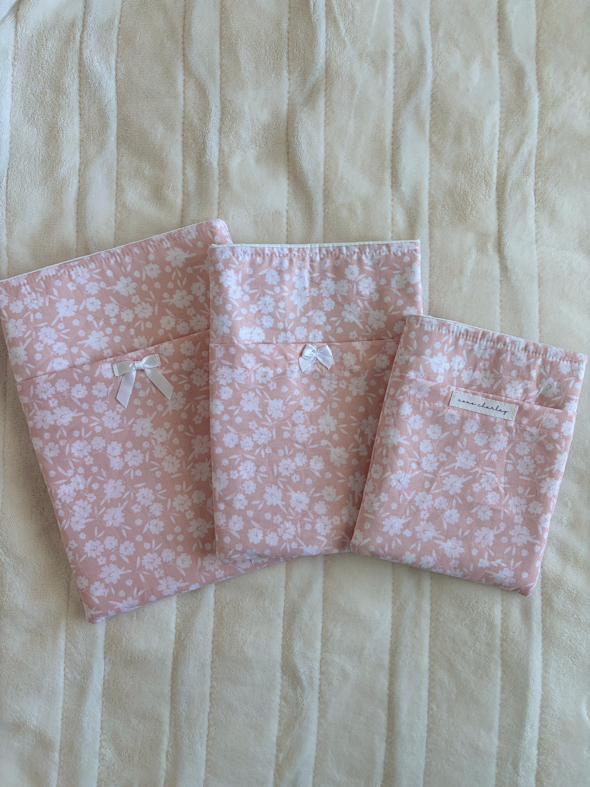 Floral ballerina e-reader/book sleeve, pale pink with white bow, folded set of 3