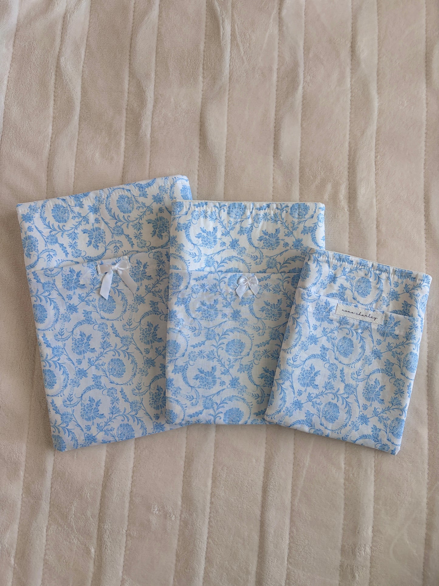 Vintage Blue E-Reader/Book Sleeve