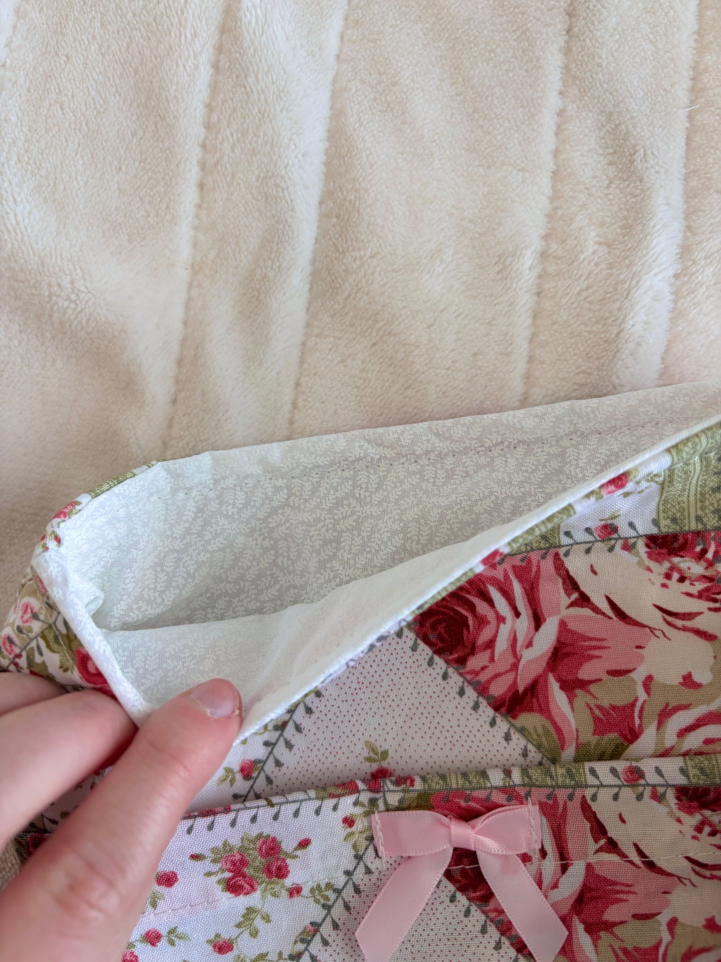 Rosette E-Reader/Book Sleeve