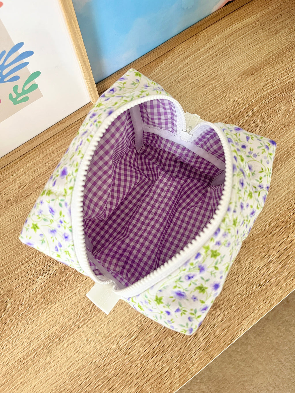 Medium floral makeup bag open top, purple check lining, white zipper