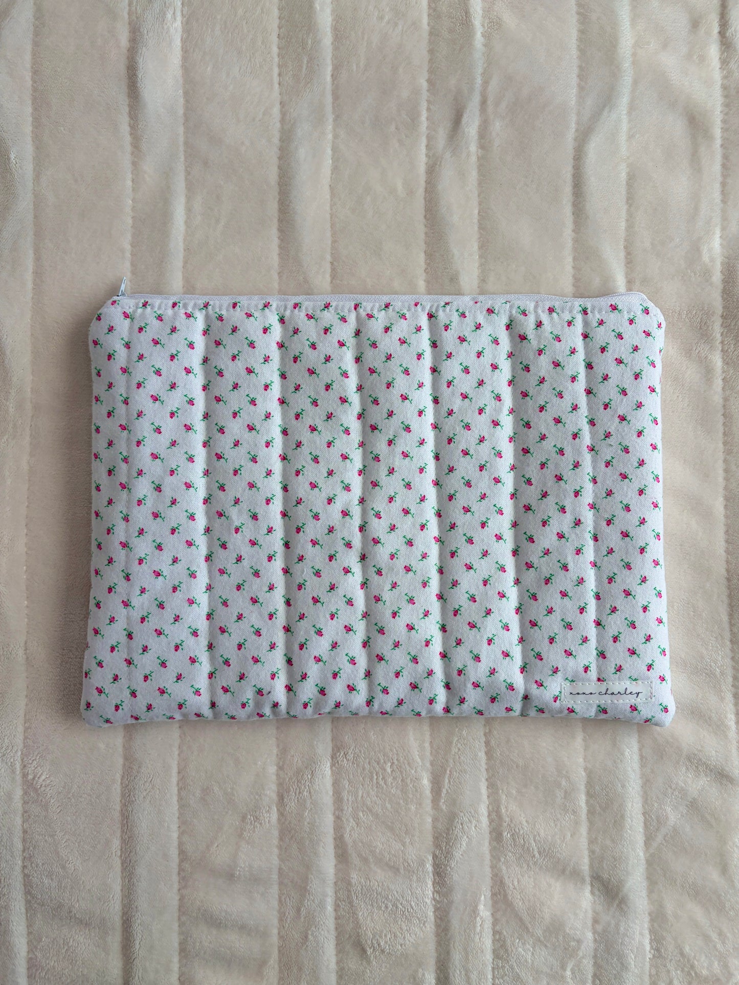 Mini Roses Laptop & Tablet Sleeve