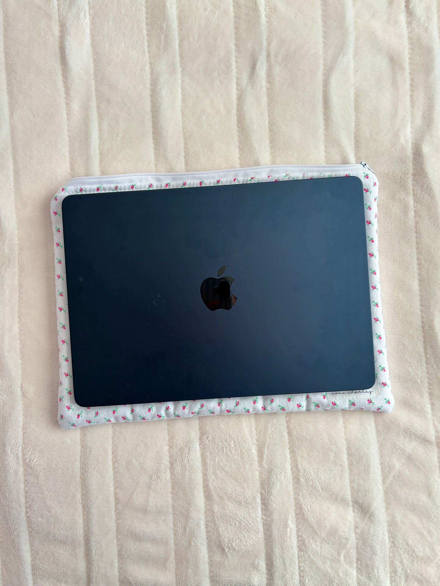 Mini Roses Laptop & Tablet Sleeve