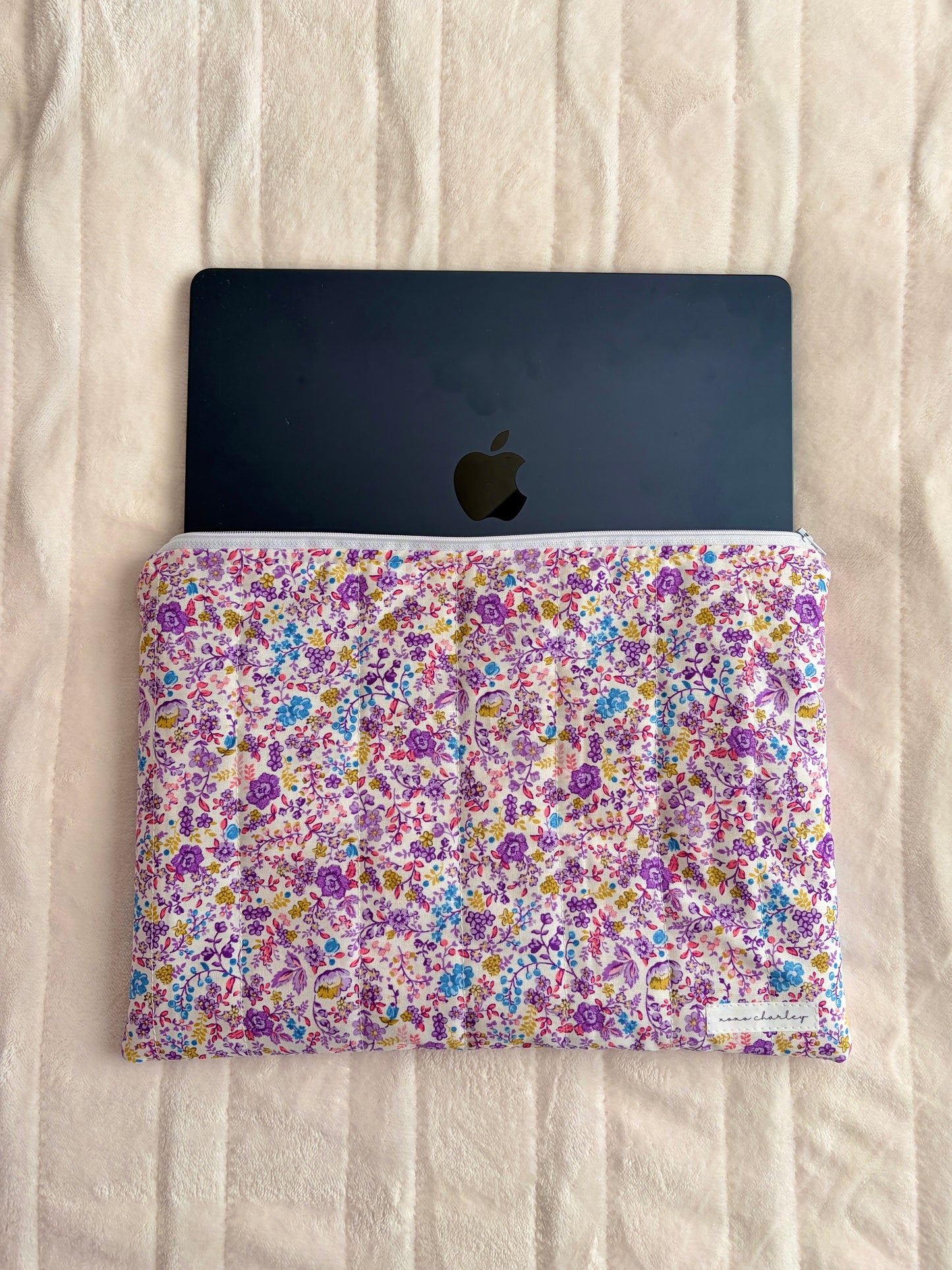 Ditsy Picnic Purple Laptop & Tablet Sleeve